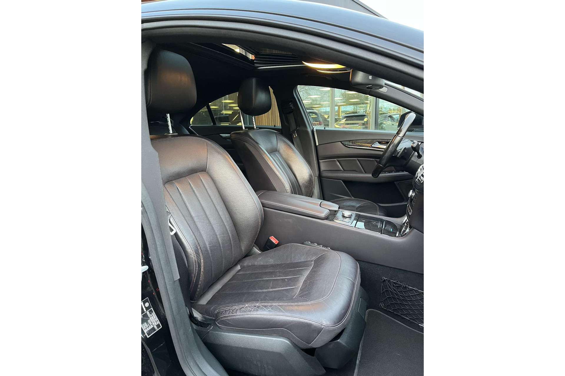 Mercedes-Benz CLS-Klasse 350 2011 OBSIDIAN BLACK (197U) 13