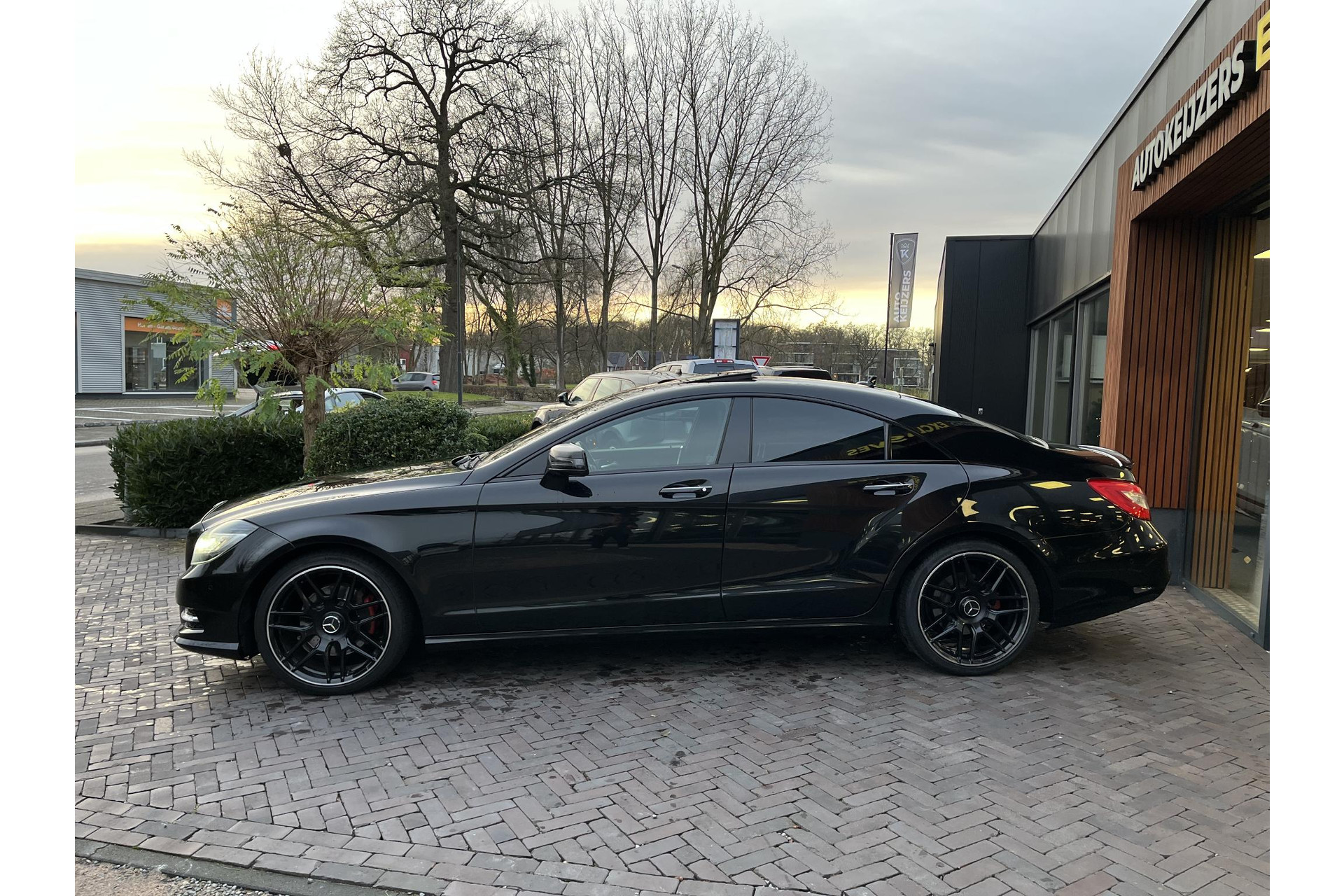 Mercedes-Benz CLS-Klasse 350 2011 OBSIDIAN BLACK (197U) 7