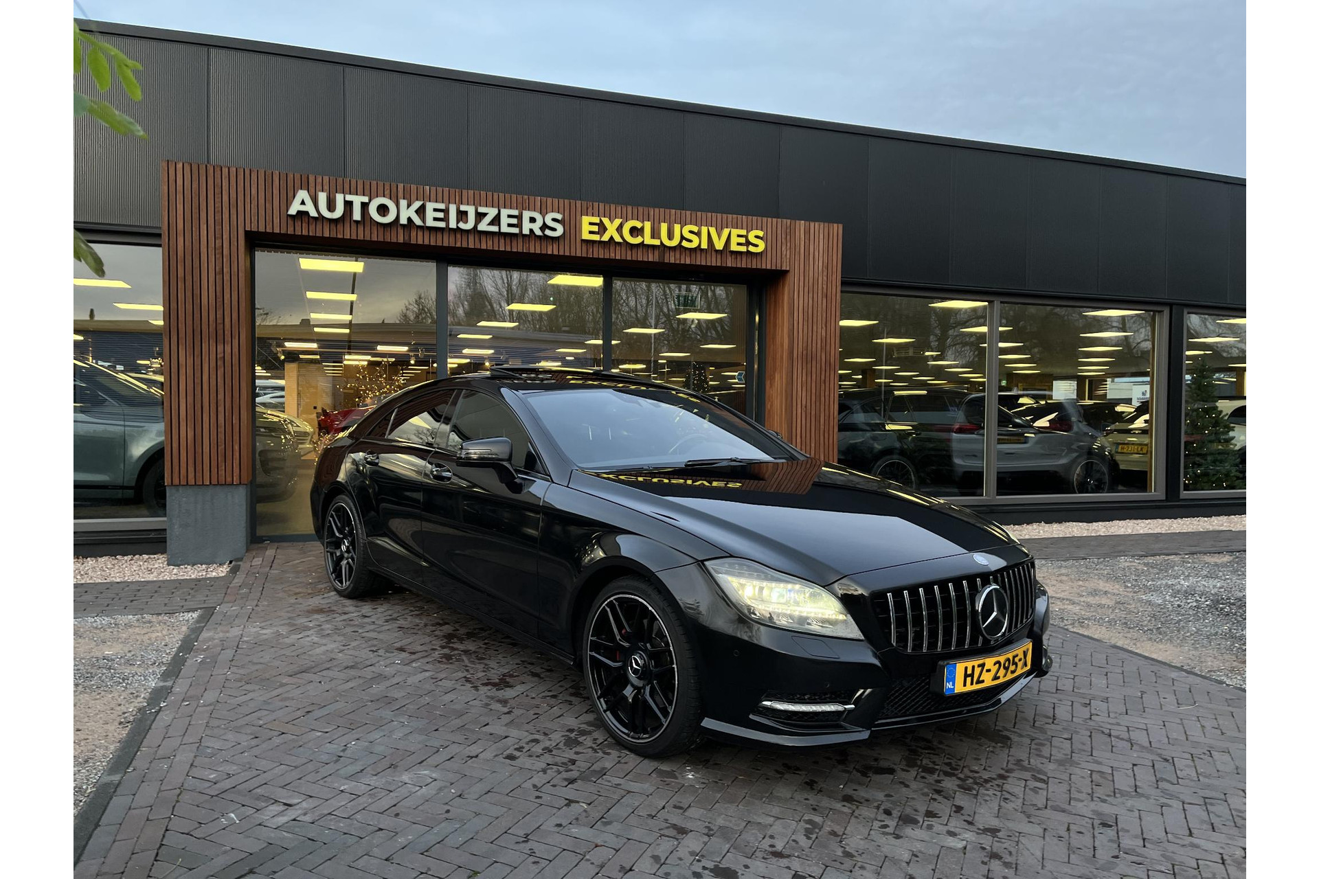 Mercedes-Benz CLS-Klasse 350 2011 OBSIDIAN BLACK (197U) 9