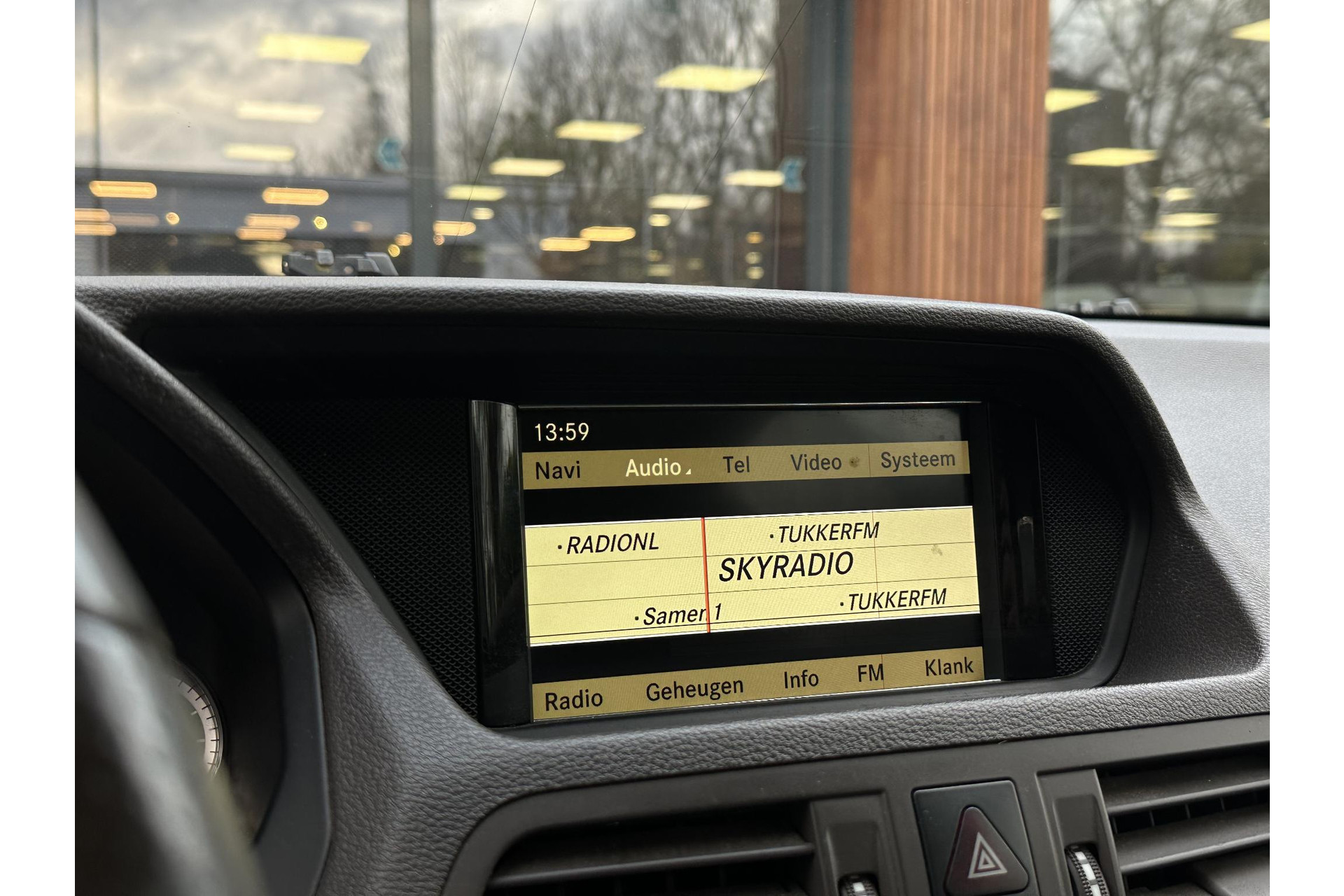 Mercedes-Benz E-Klasse Cabrio 350 CDI Elegance 2010 SANIDINE BEIGE 18