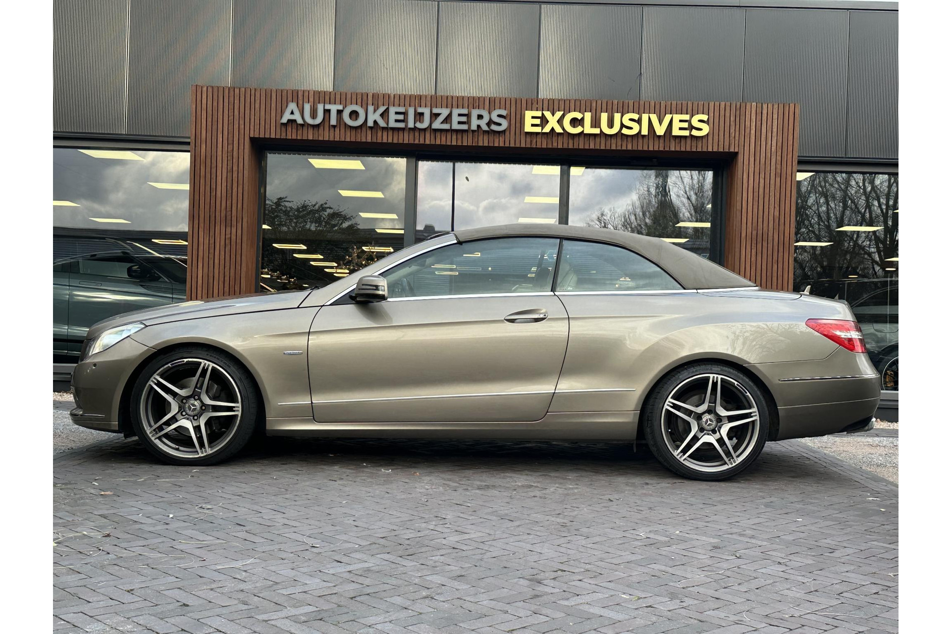 Mercedes-Benz E-Klasse Cabrio 350 CDI Elegance 2010 SANIDINE BEIGE 3