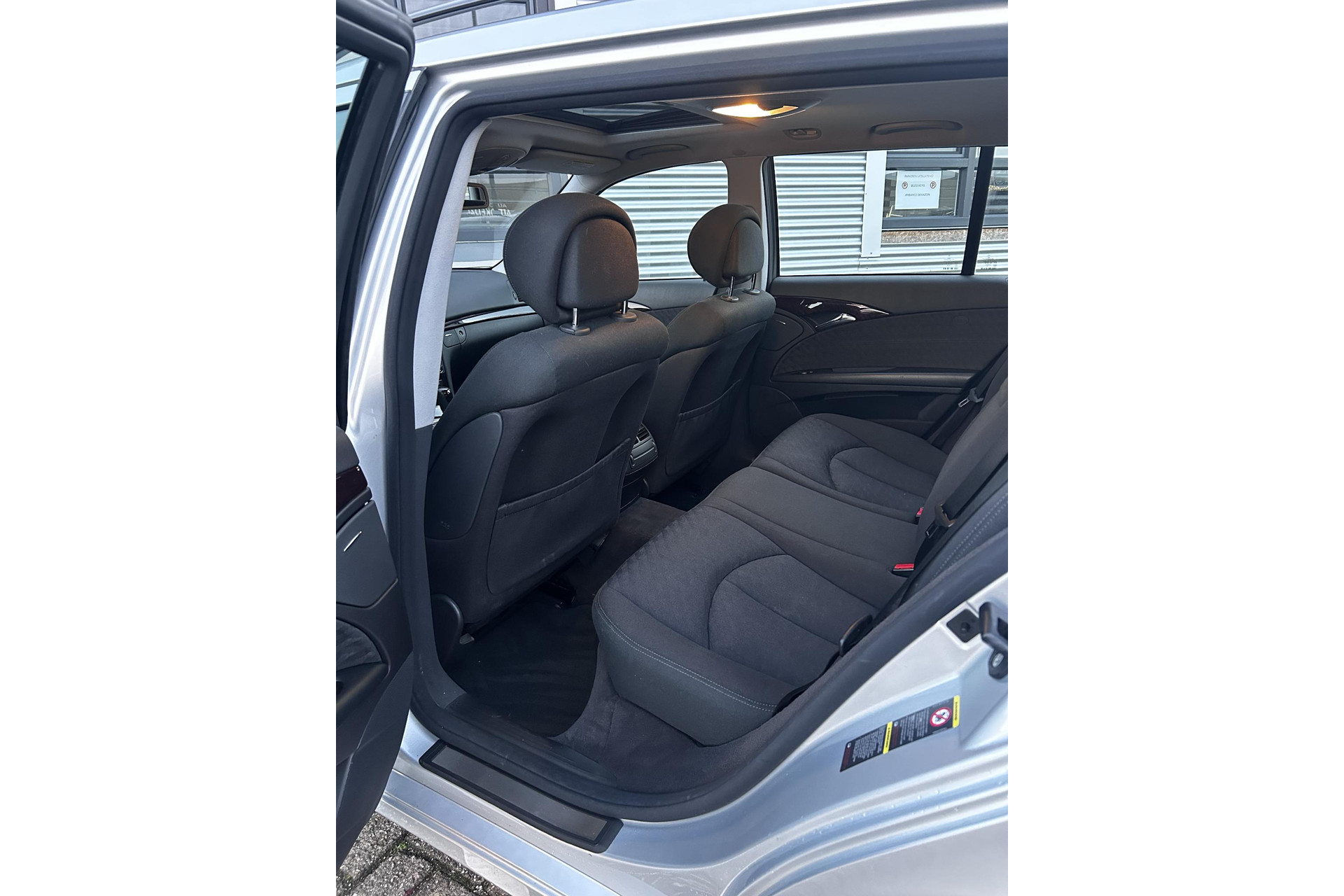 Mercedes-Benz E-Klasse Combi 280 Classic 2005 BRIGHT SILVER METALLIC CLEAR COAT PAINT (775U) 10