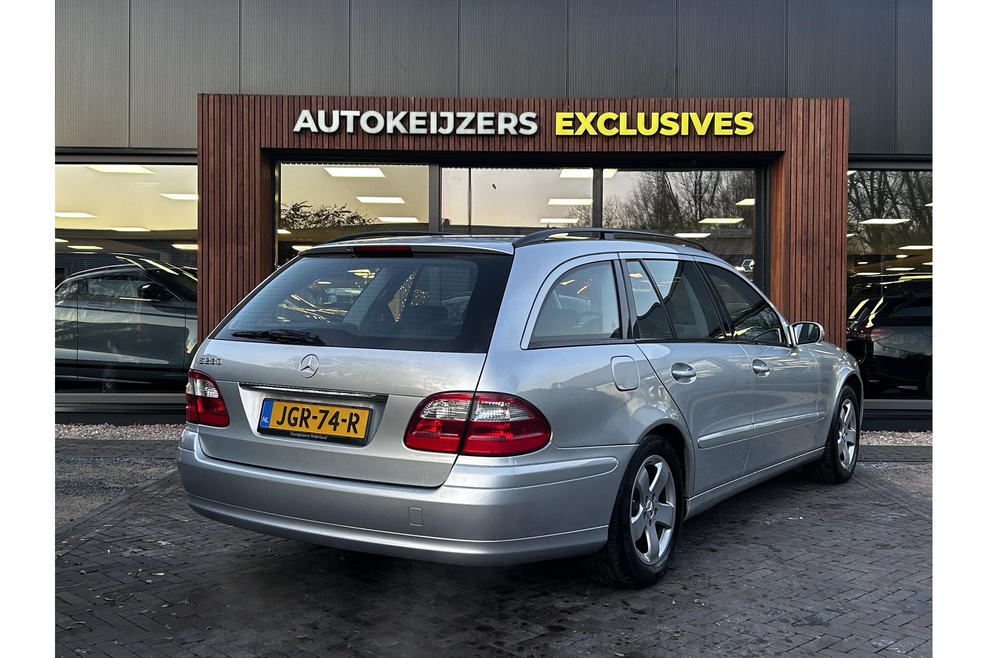 Mercedes-Benz E-Klasse Combi 280 Classic 2005 BRIGHT SILVER METALLIC CLEAR COAT PAINT (775U) 11