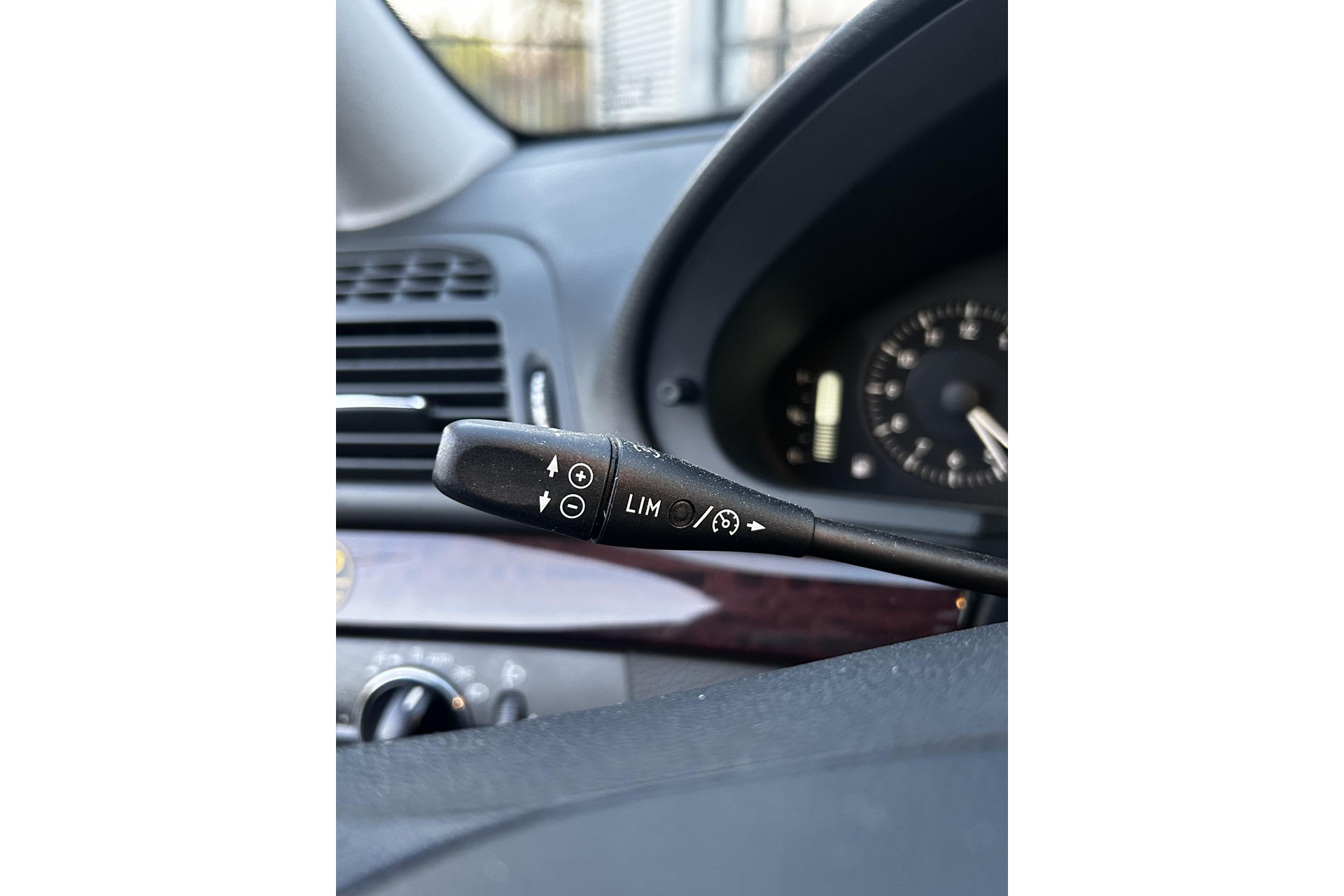 Mercedes-Benz E-Klasse Combi 280 Classic 2005 BRIGHT SILVER METALLIC CLEAR COAT PAINT (775U) 18