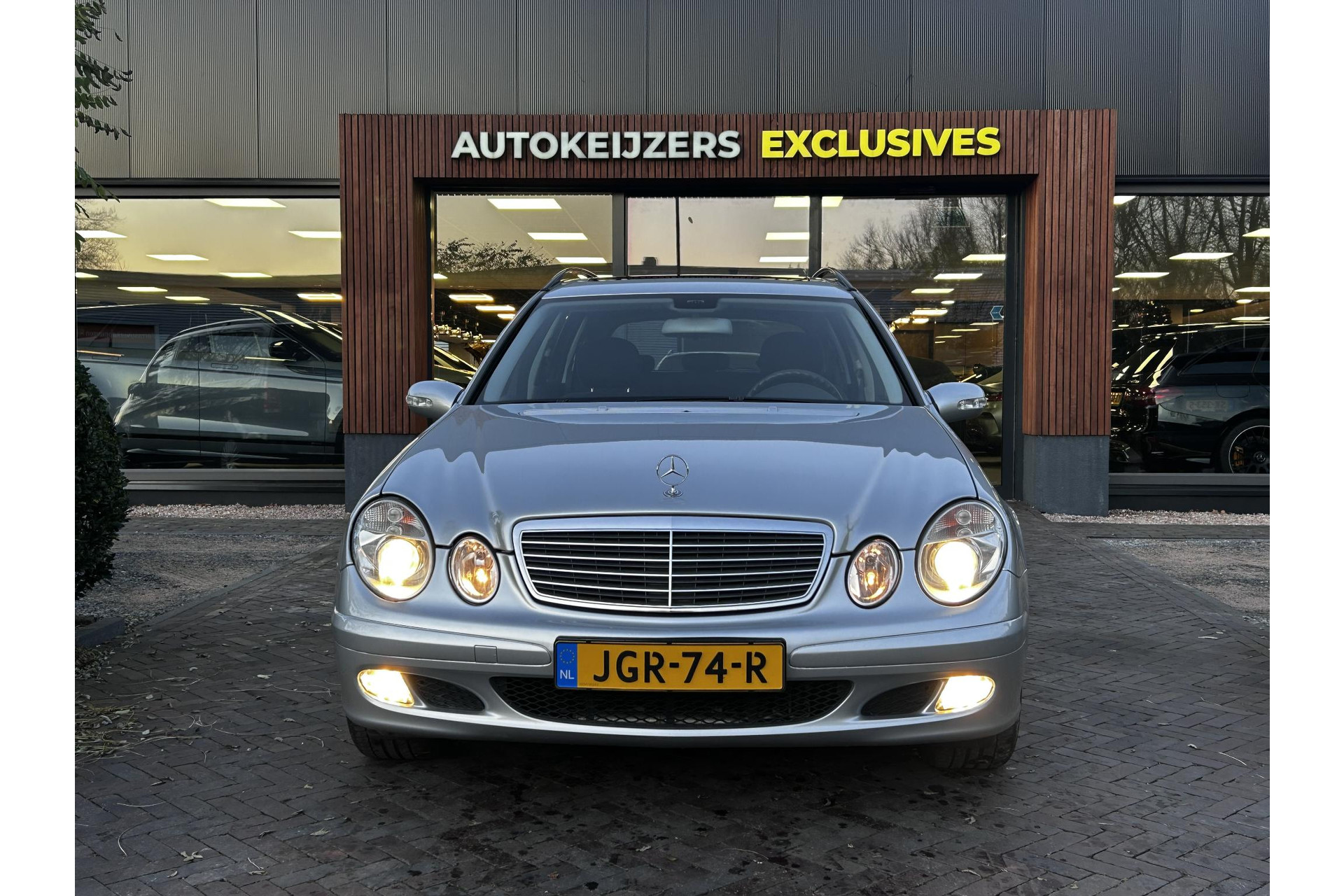 Mercedes-Benz E-Klasse Combi 280 Classic 2005 BRIGHT SILVER METALLIC CLEAR COAT PAINT (775U) 28