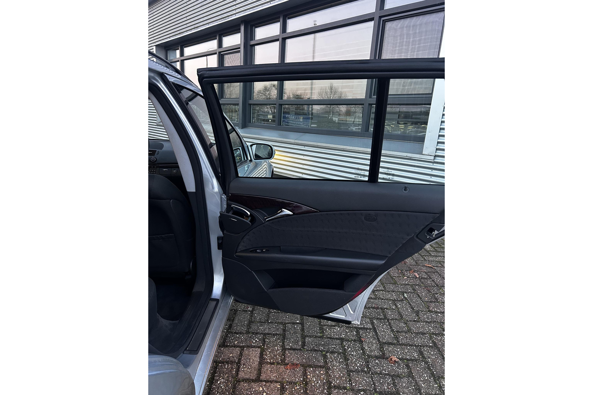 Mercedes-Benz E-Klasse Combi 280 Classic 2005 BRIGHT SILVER METALLIC CLEAR COAT PAINT (775U) 29