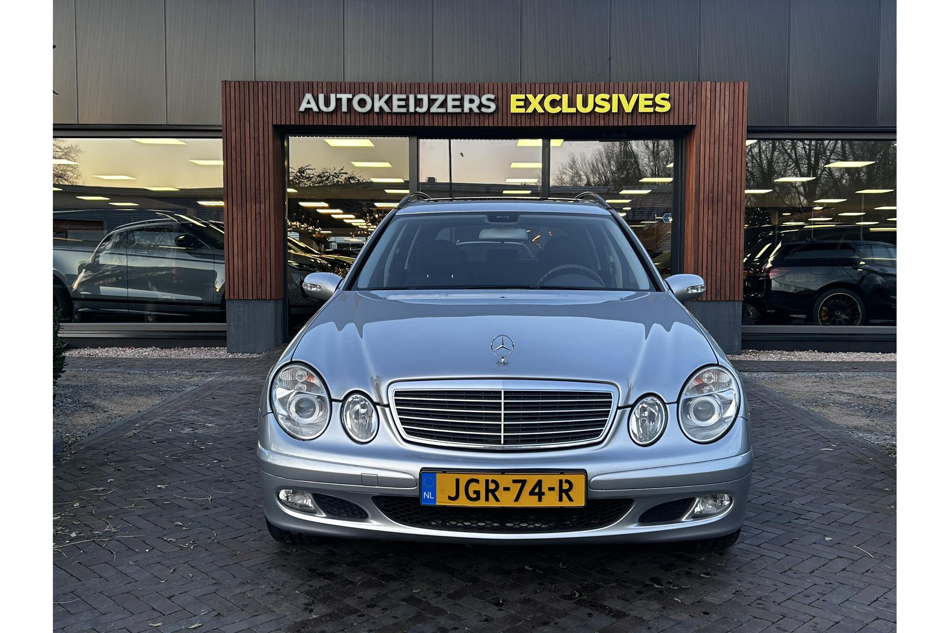 Mercedes-Benz E-Klasse Combi 280 Classic 2005 BRIGHT SILVER METALLIC CLEAR COAT PAINT (775U) 3