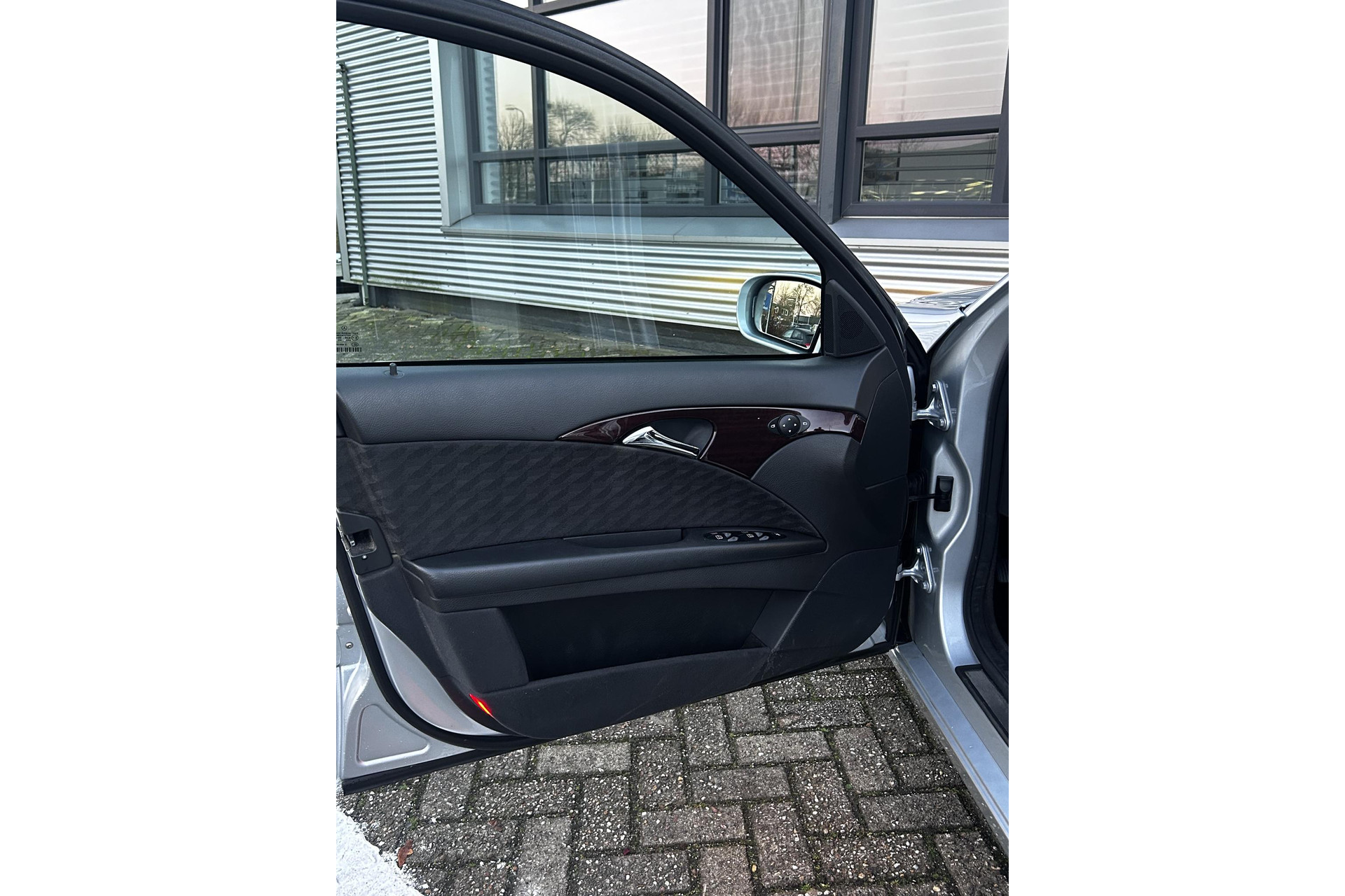 Mercedes-Benz E-Klasse Combi 280 Classic 2005 BRIGHT SILVER METALLIC CLEAR COAT PAINT (775U) 33