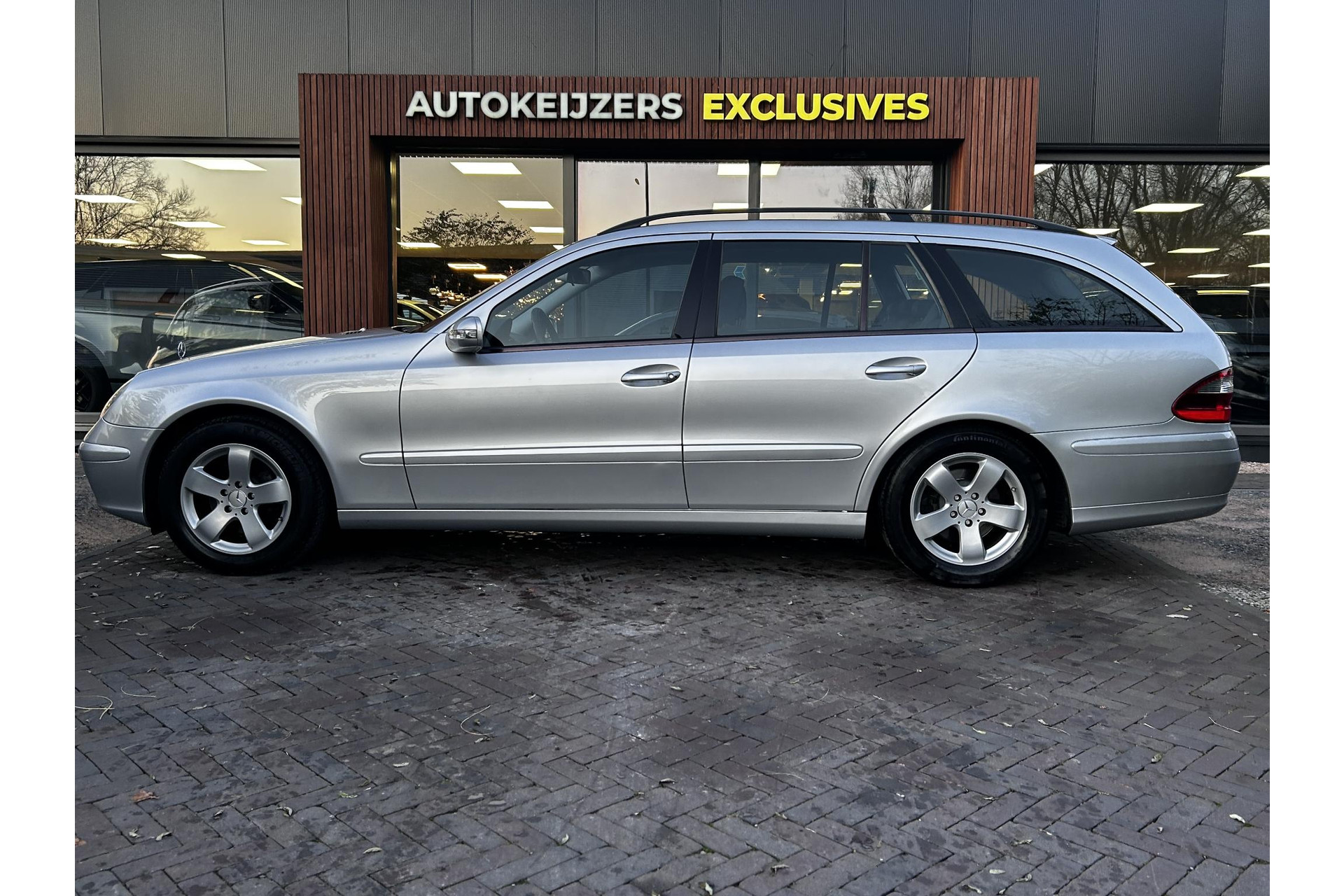 Mercedes-Benz E-Klasse Combi 280 Classic 2005 BRIGHT SILVER METALLIC CLEAR COAT PAINT (775U) 5