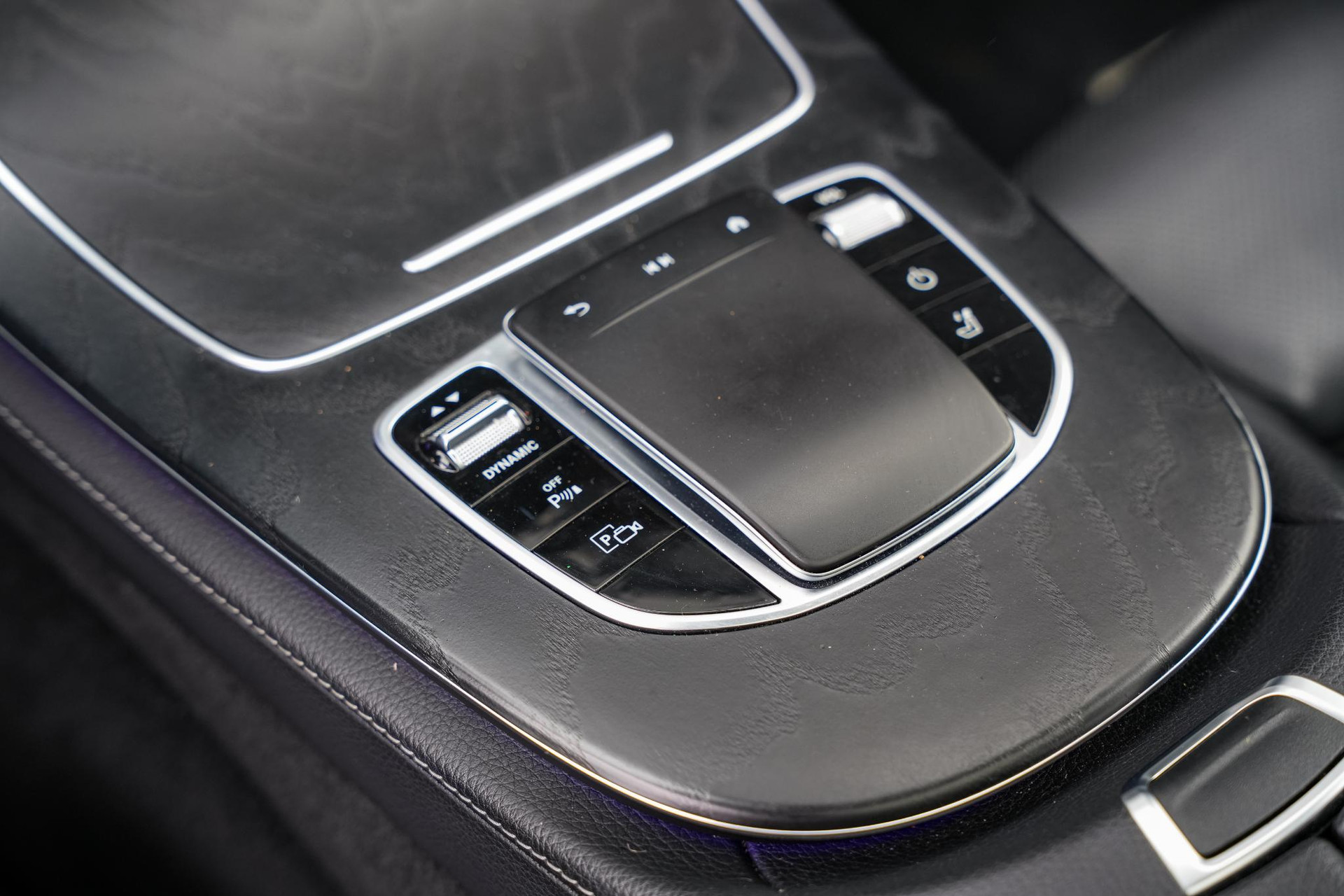 Mercedes-Benz E-Klasse E300 de 2022 GRAPHITE GRAY - METALLIC FINISH (831U) 16