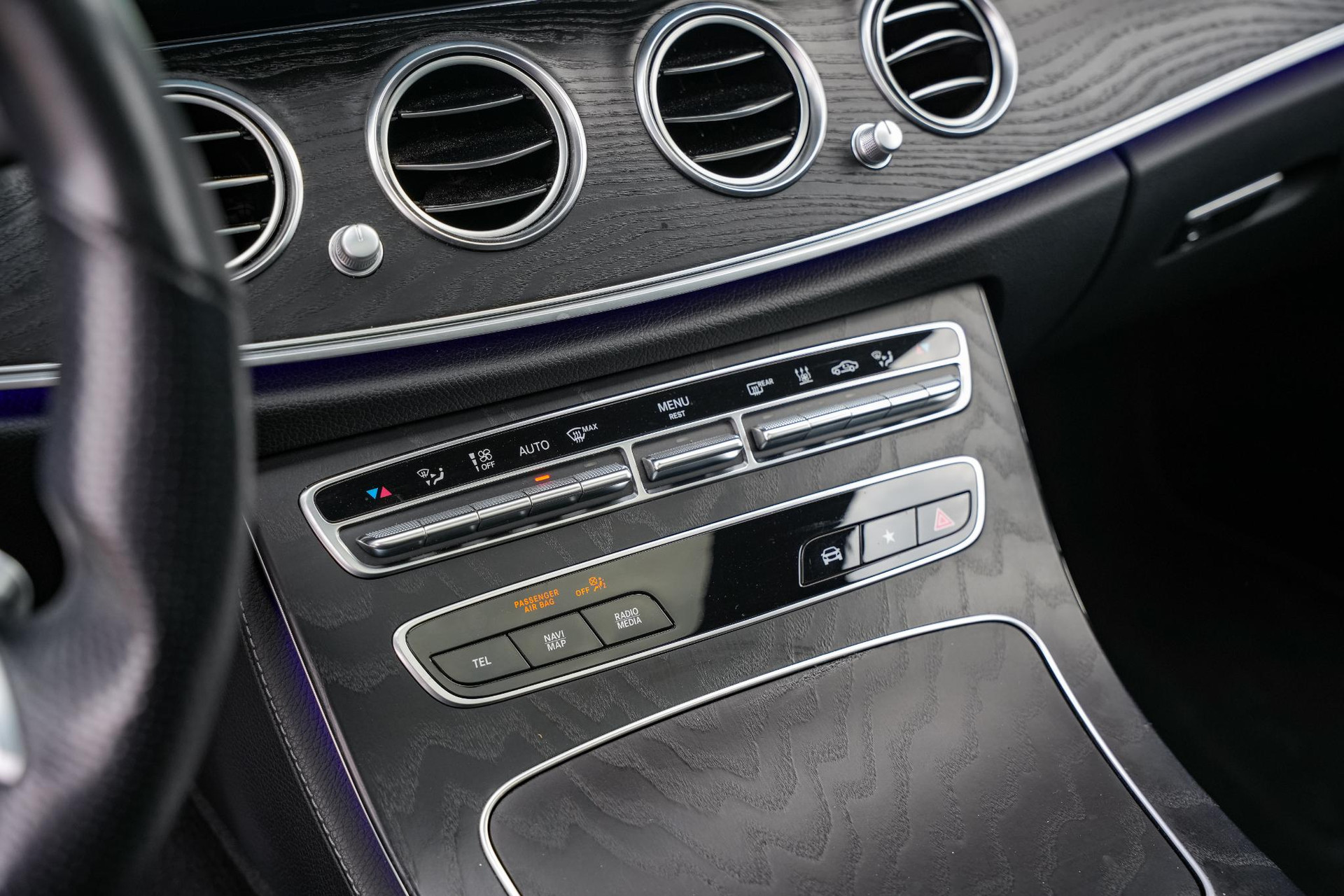 Mercedes-Benz E-Klasse E300 de 2022 GRAPHITE GRAY - METALLIC FINISH (831U) 17