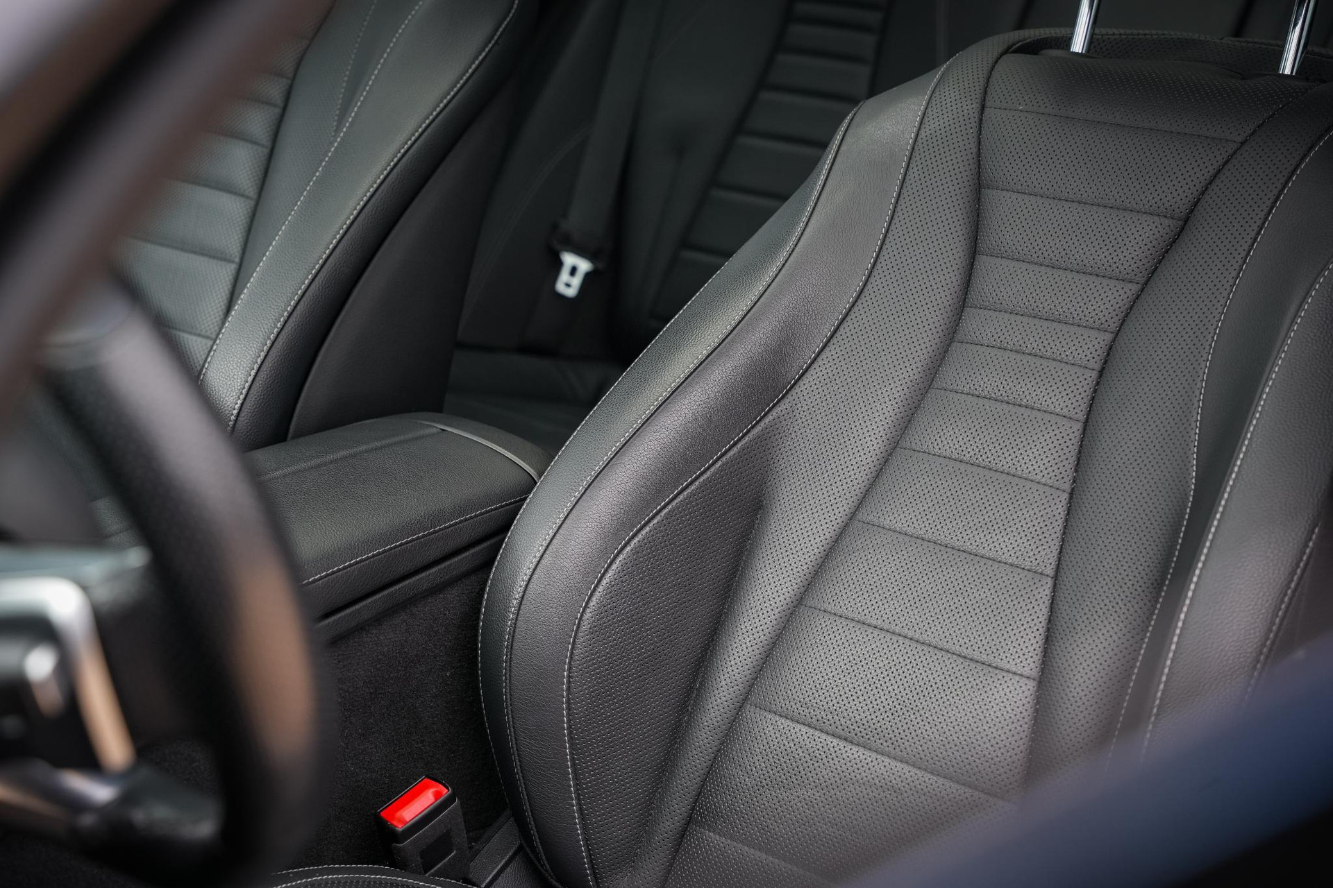 Mercedes-Benz E-Klasse E300 de 2022 GRAPHITE GRAY - METALLIC FINISH (831U) 28