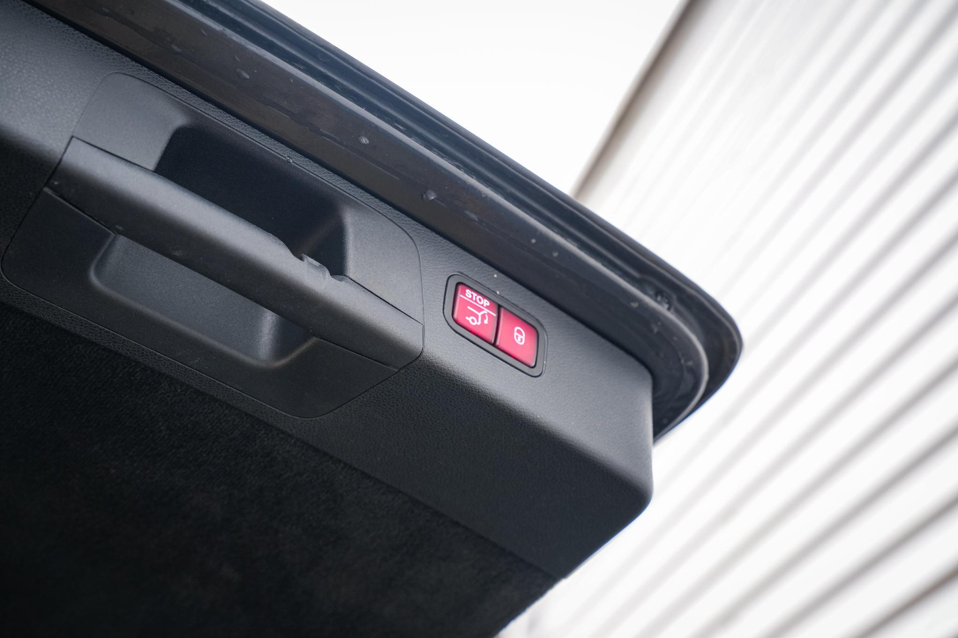 Mercedes-Benz E-Klasse E300 de 2022 GRAPHITE GRAY - METALLIC FINISH (831U) 30