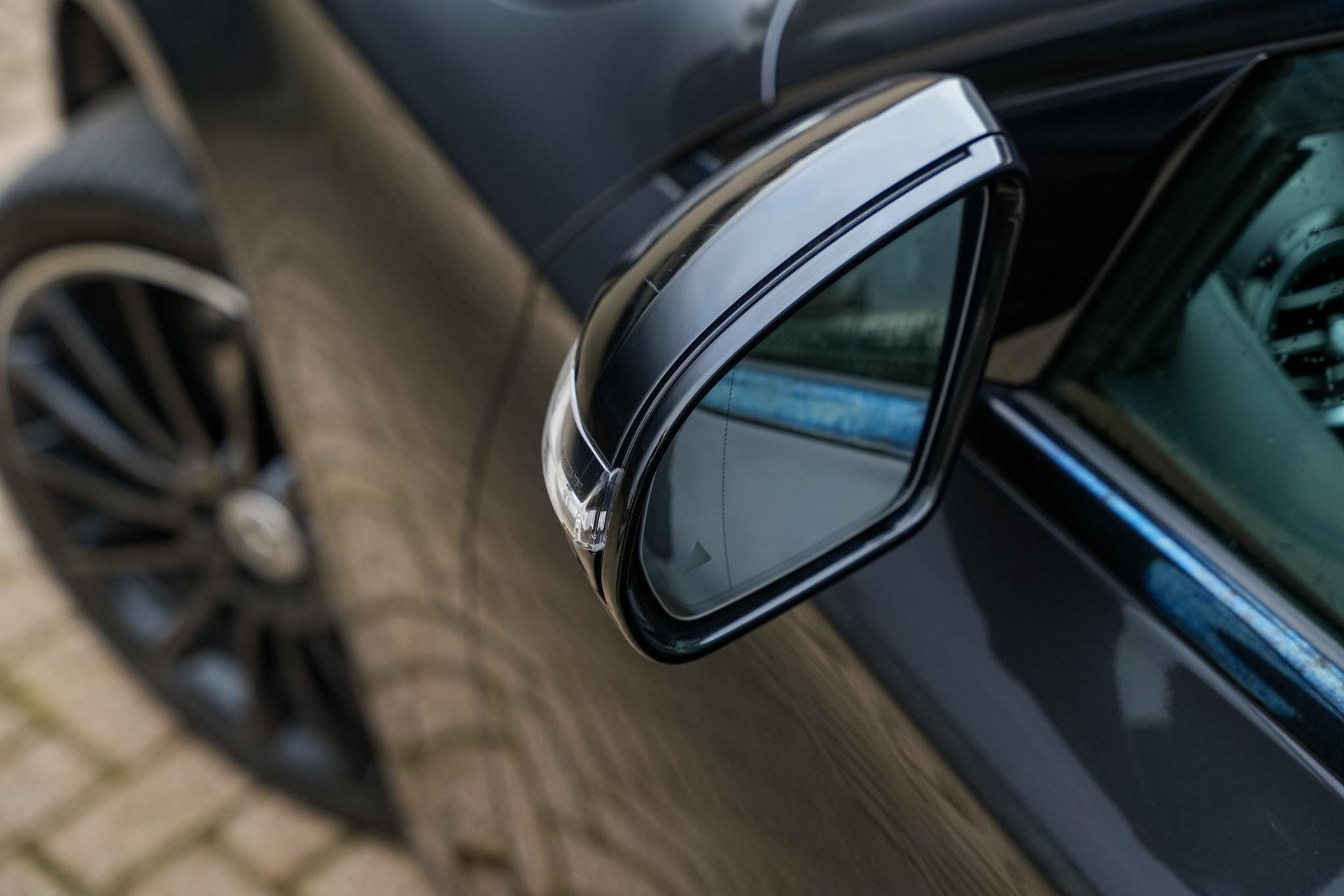 Mercedes-Benz E-Klasse E300 de 2022 GRAPHITE GRAY - METALLIC FINISH (831U) 37