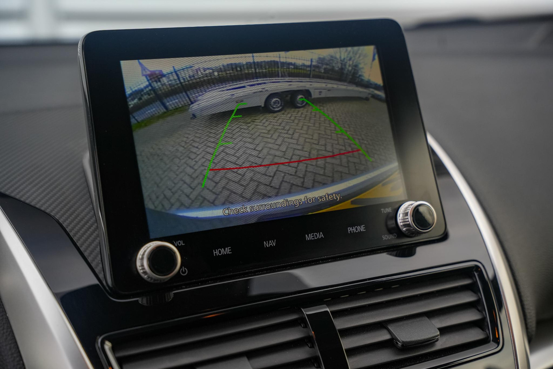 Mitsubishi Eclipse Cross 2.4 PHEV Intense+ 2023 Sterling silver m 19