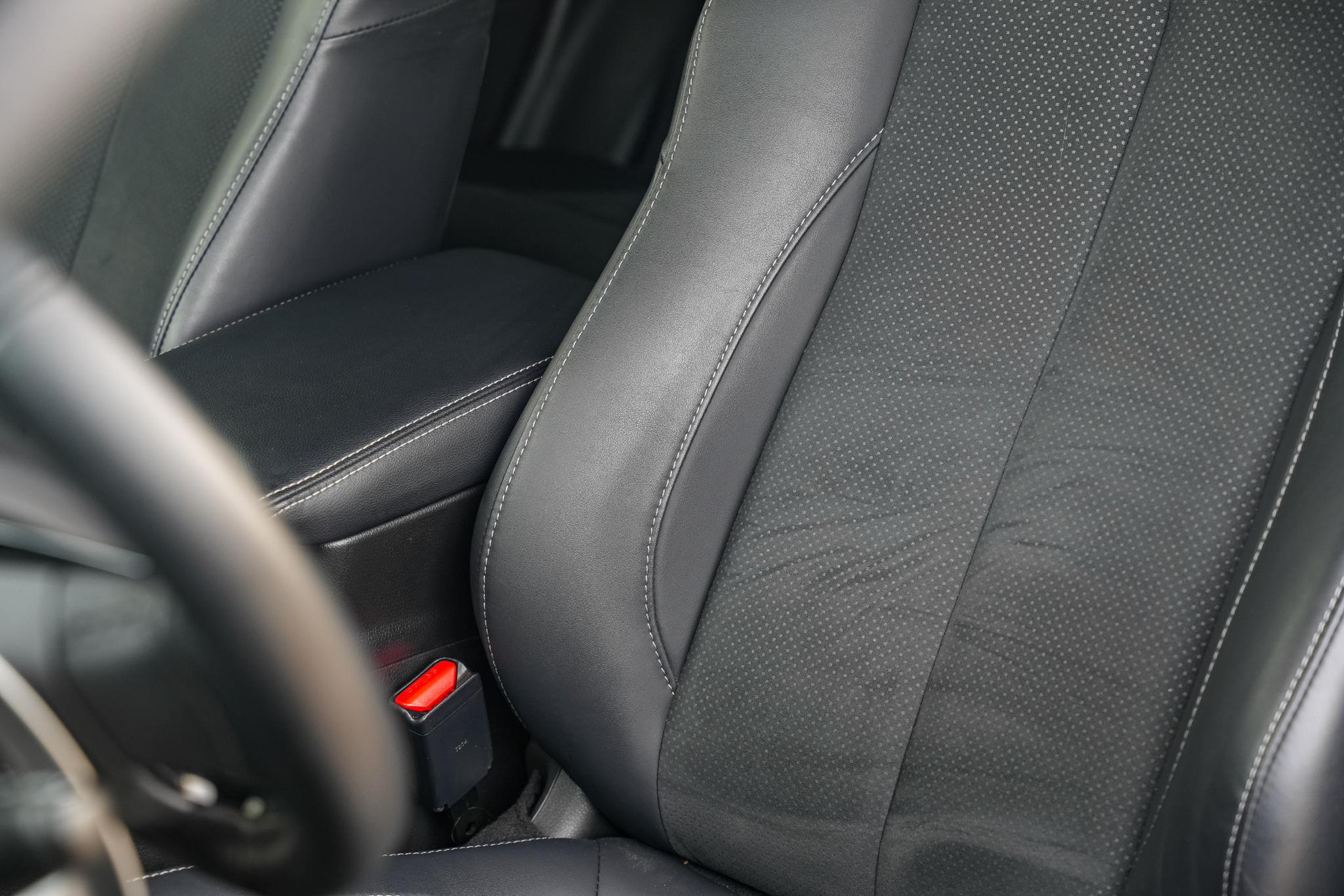 Mitsubishi Eclipse Cross 2.4 PHEV Intense+ 2023 Sterling silver m 26