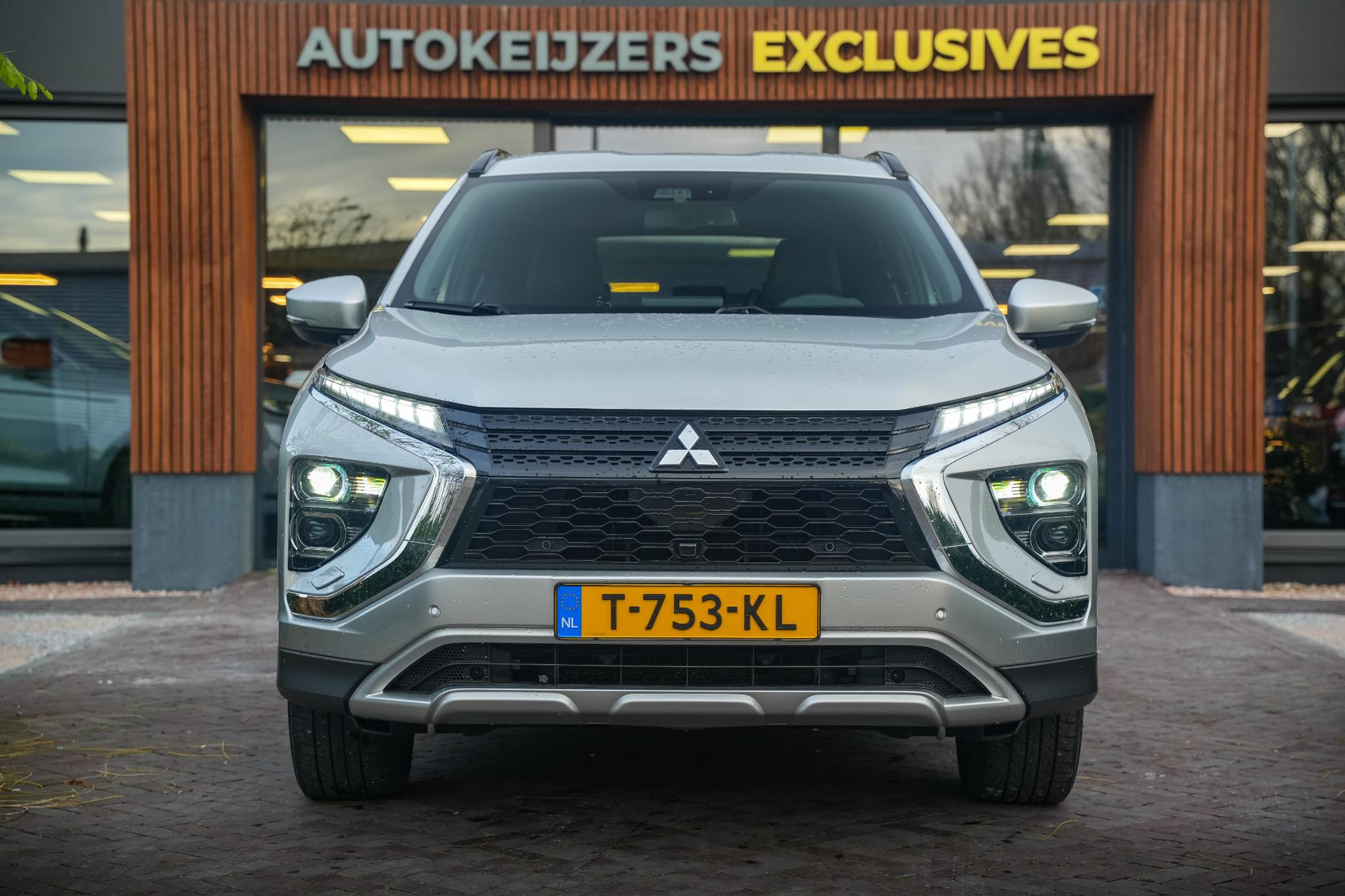 Mitsubishi Eclipse Cross 2.4 PHEV Intense+ 2023 Sterling silver m 3