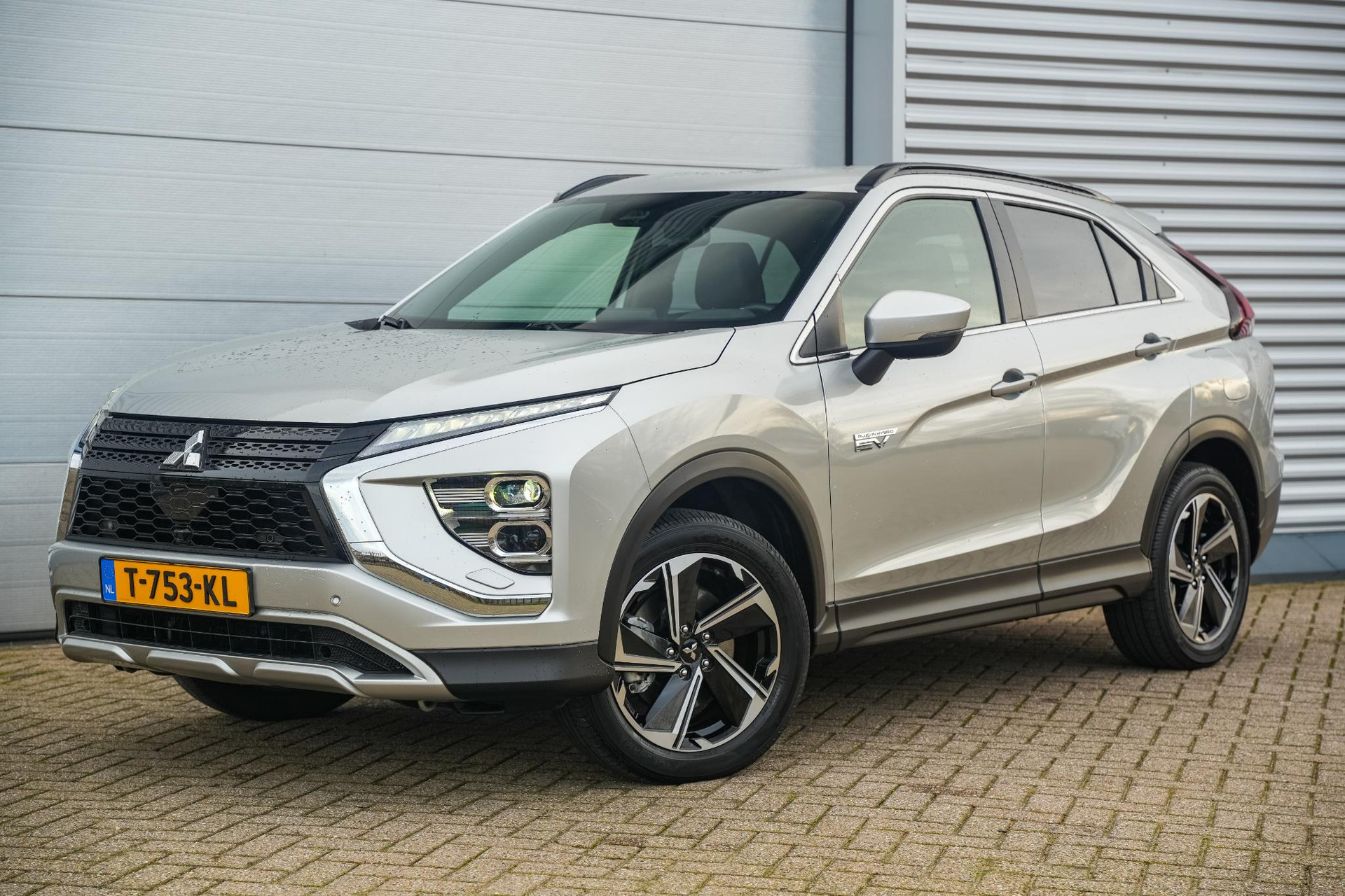 Mitsubishi Eclipse Cross 2.4 PHEV Intense+ 2023 Sterling silver m 30