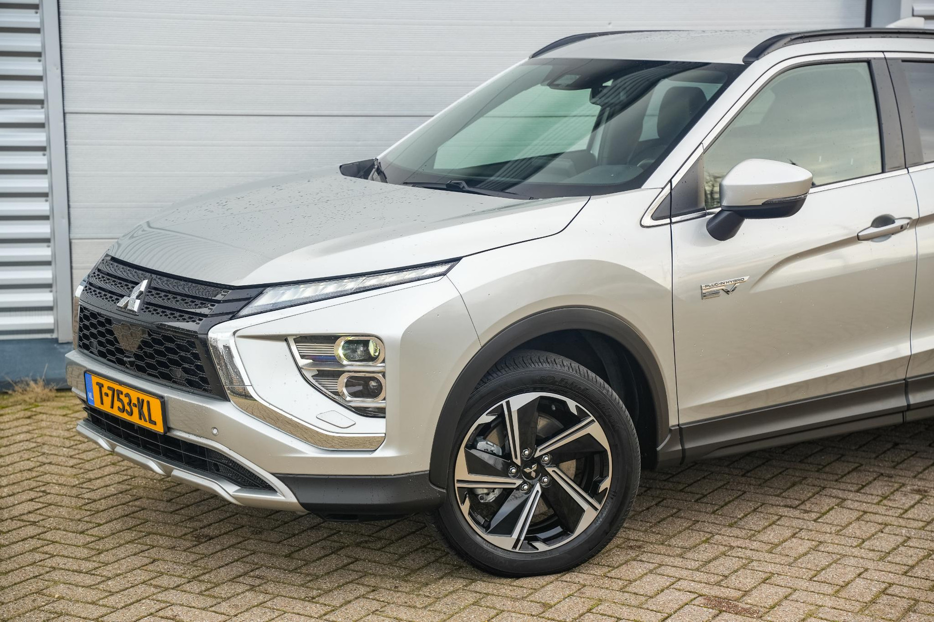 Mitsubishi Eclipse Cross 2.4 PHEV Intense+ 2023 Sterling silver m 31