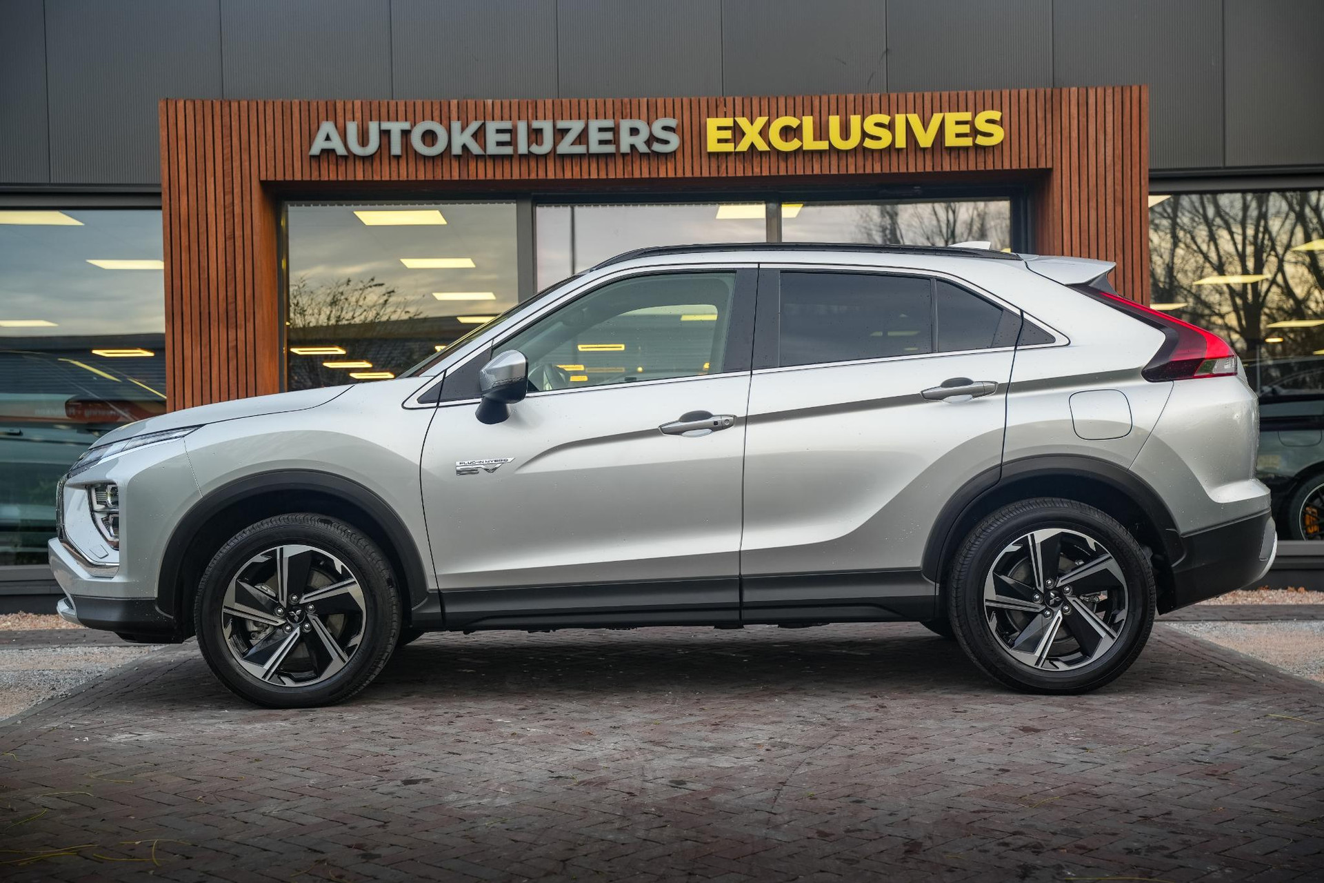 Mitsubishi Eclipse Cross 2.4 PHEV Intense+ 2023 Sterling silver m 5