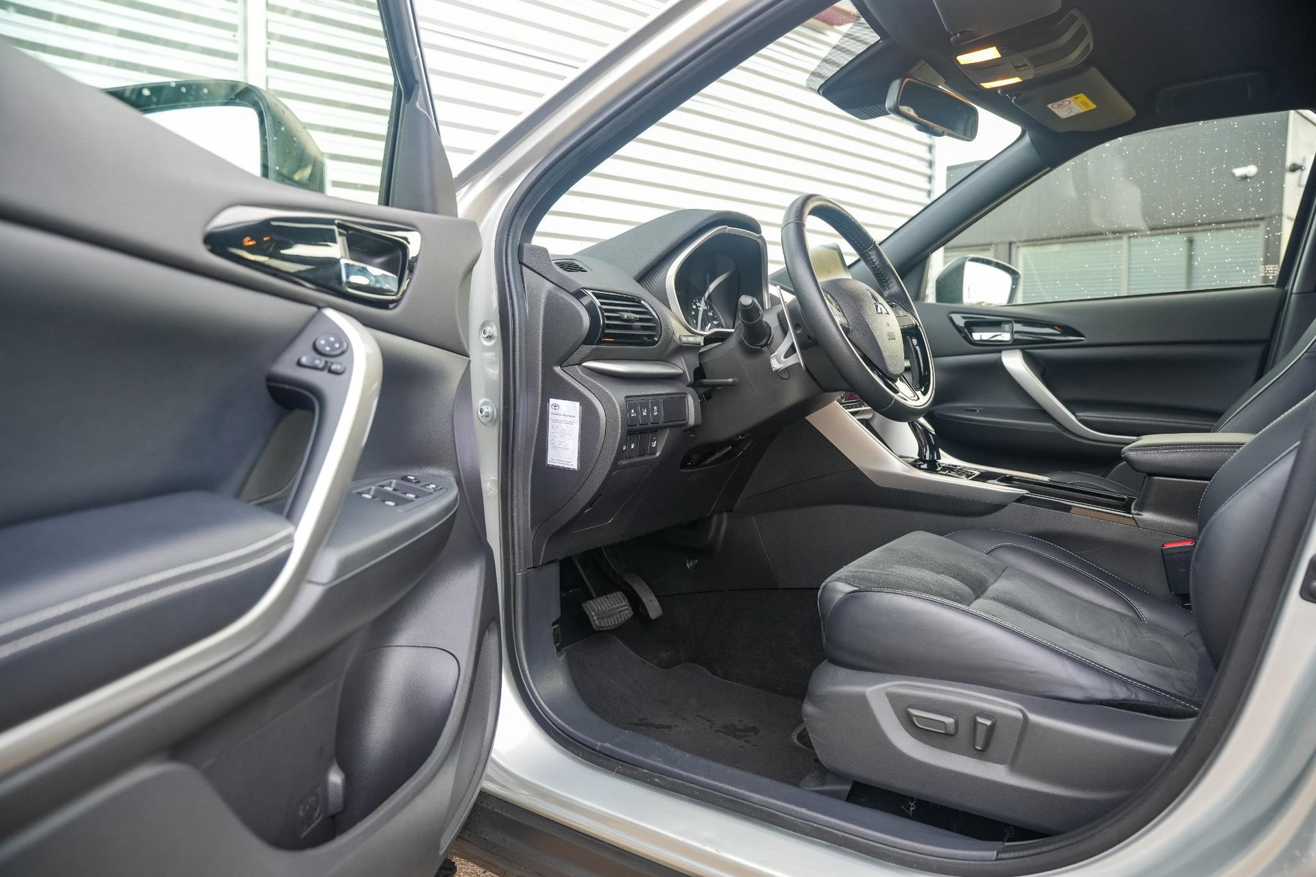 Mitsubishi Eclipse Cross 2.4 PHEV Intense+ 2023 Sterling silver m 6