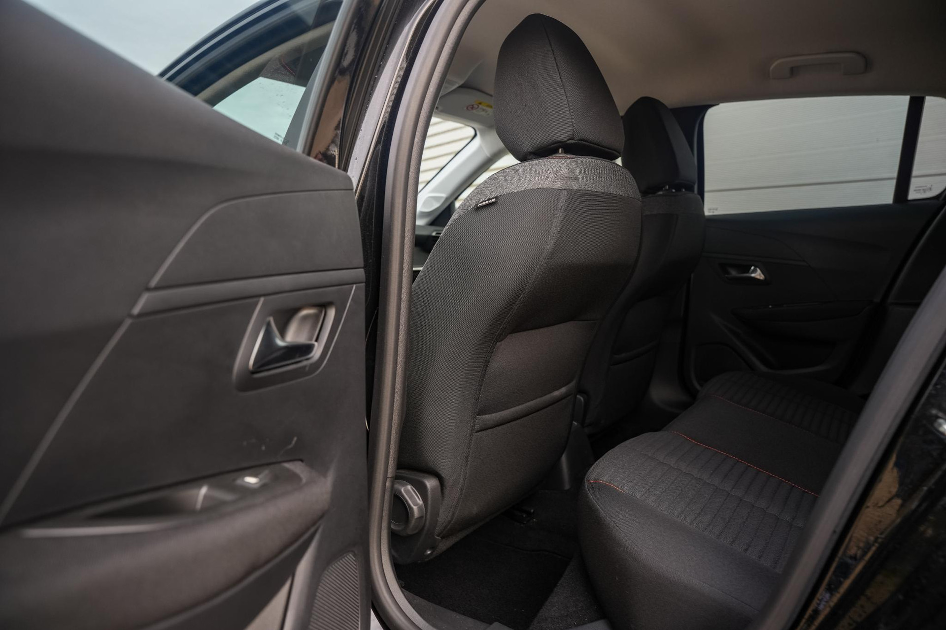 Peugeot 208 1.2 PureTech Active Pack 2022 Noir perla nera 10