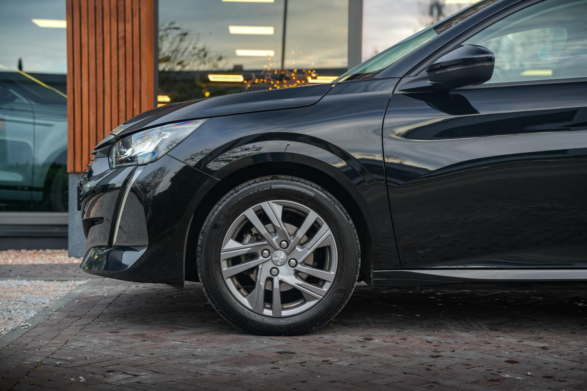 Peugeot 208 1.2 PureTech Active Pack 2022 Noir perla nera 12