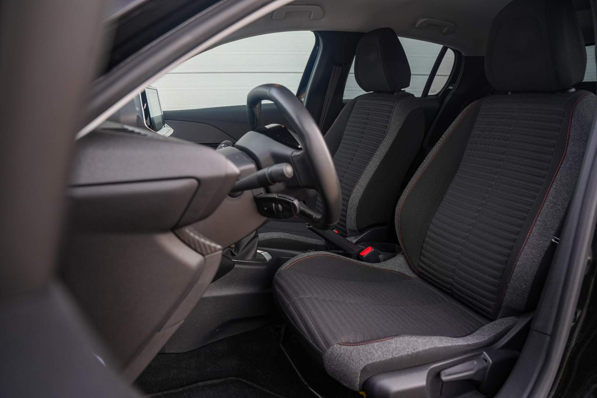 Peugeot 208 1.2 PureTech Active Pack 2022 Noir perla nera 8