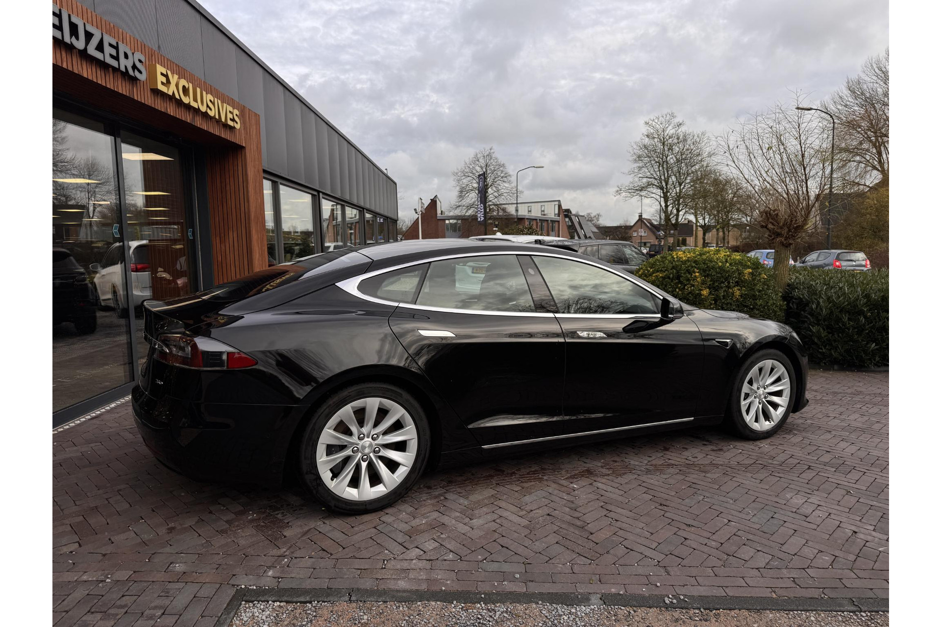 Tesla Model S 75D Base 2018  6
