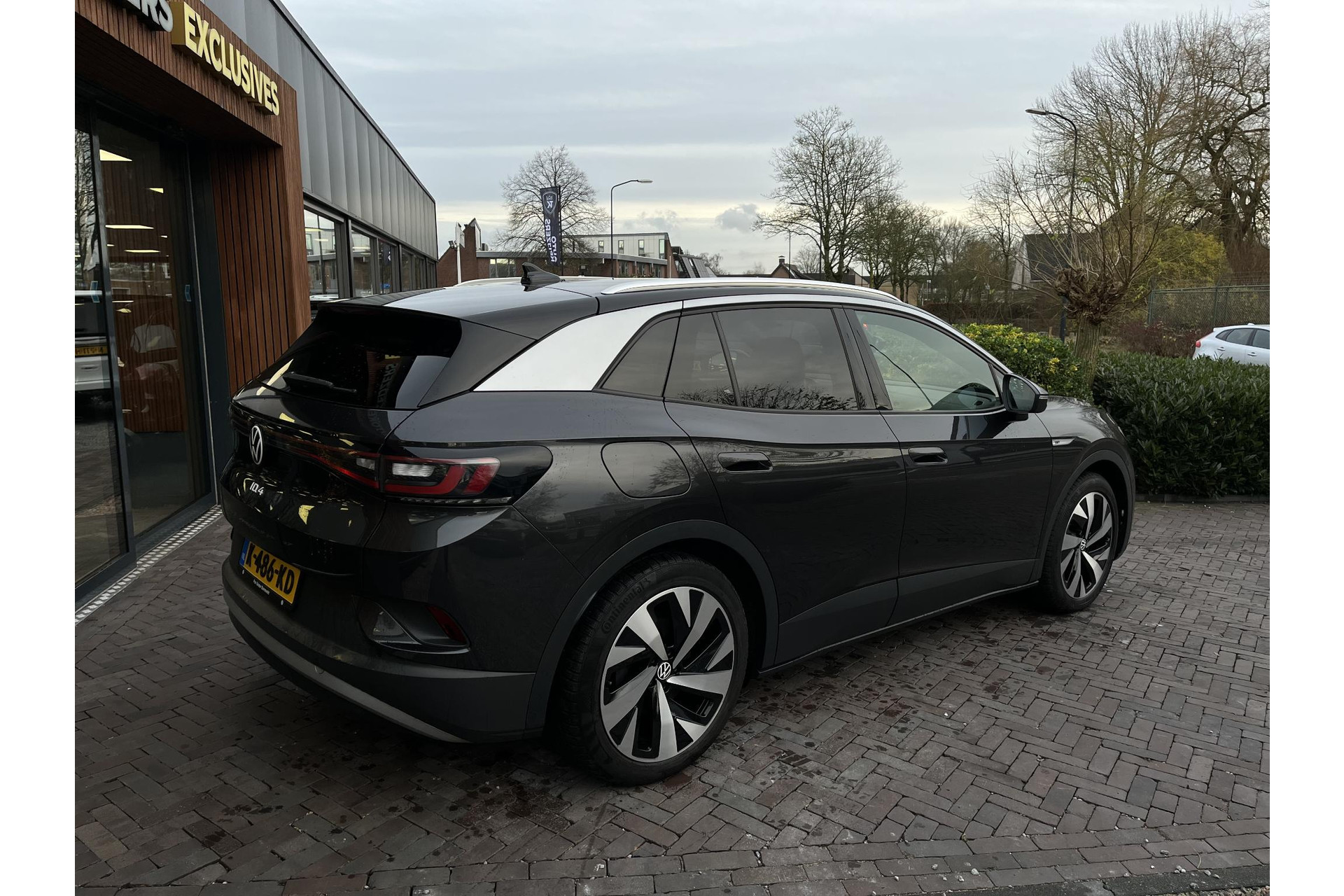 Volkswagen ID.4 First 77 kWh 2020 Mangan grey zwart dak 12