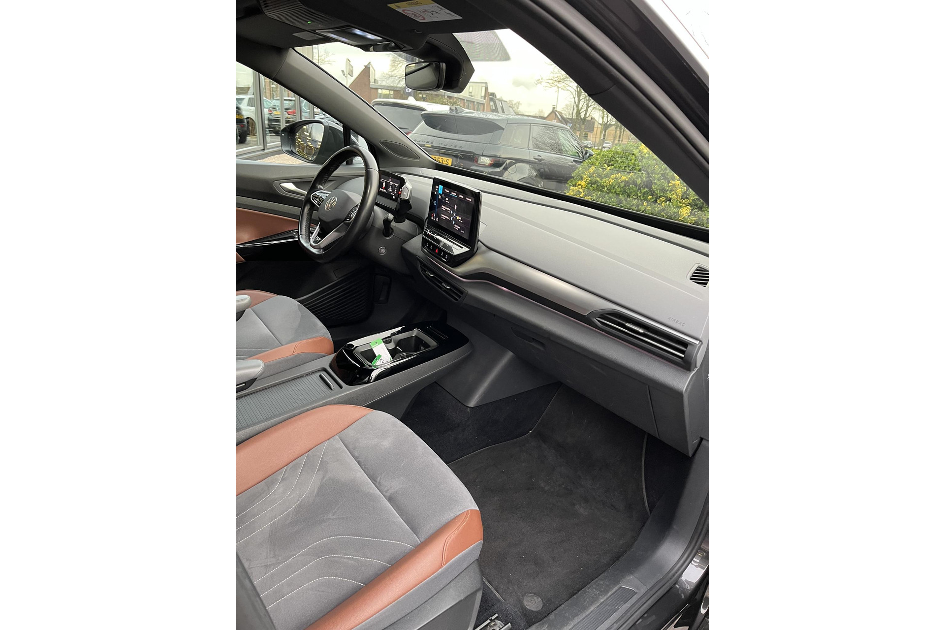 Volkswagen ID.4 First 77 kWh 2020 Mangan grey zwart dak 13