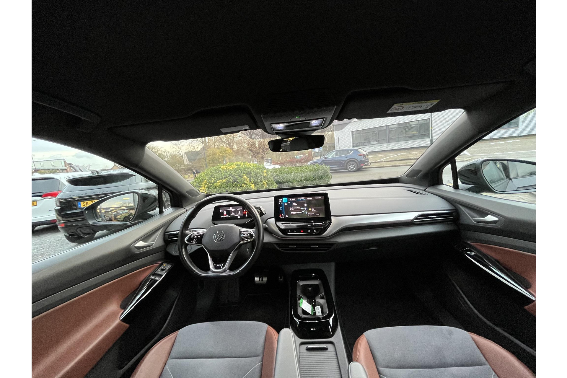 Volkswagen ID.4 First 77 kWh 2020 Mangan grey zwart dak 2