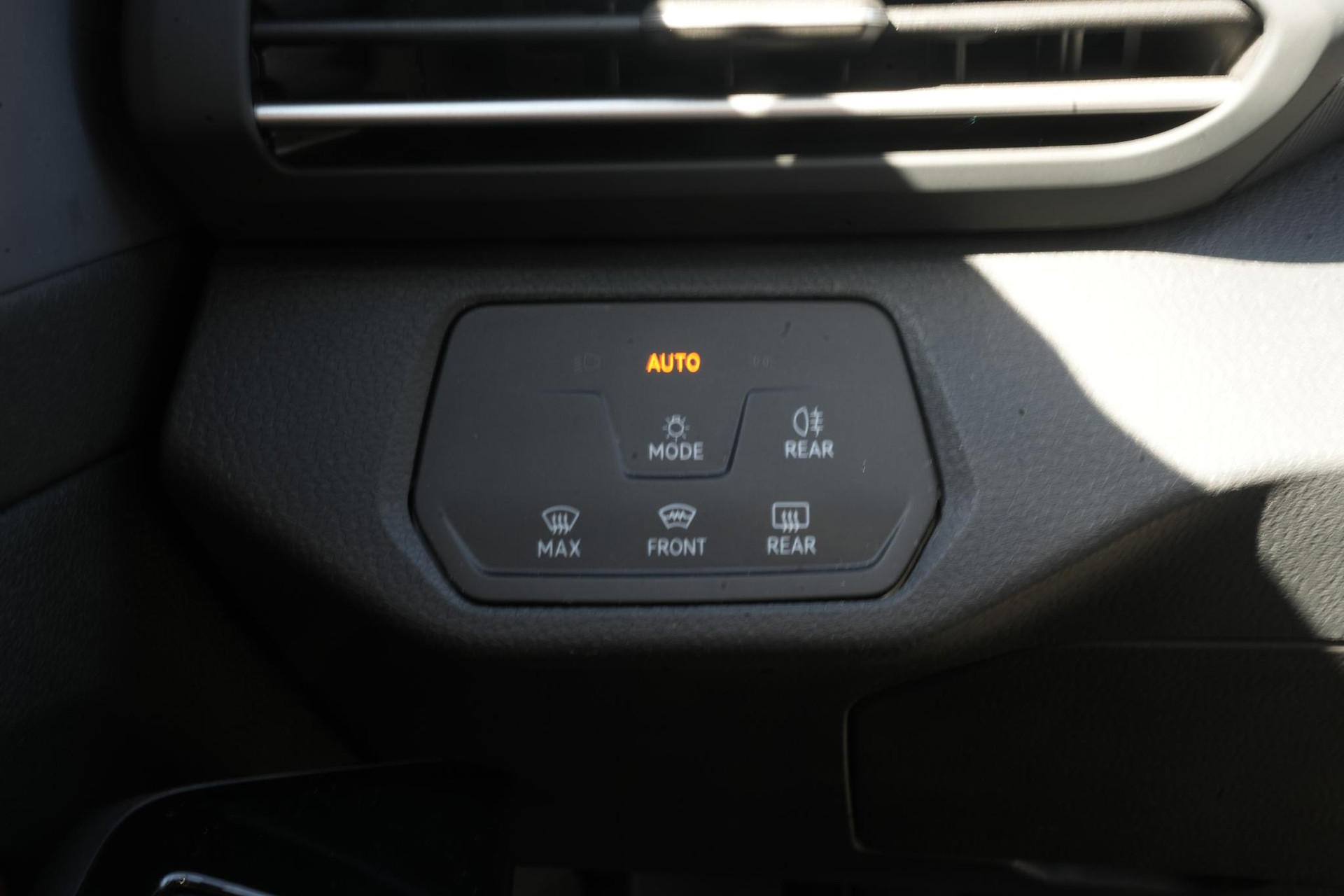 Volkswagen ID.4 First 77 kWh 2020 Mangan grey zwart dak 23