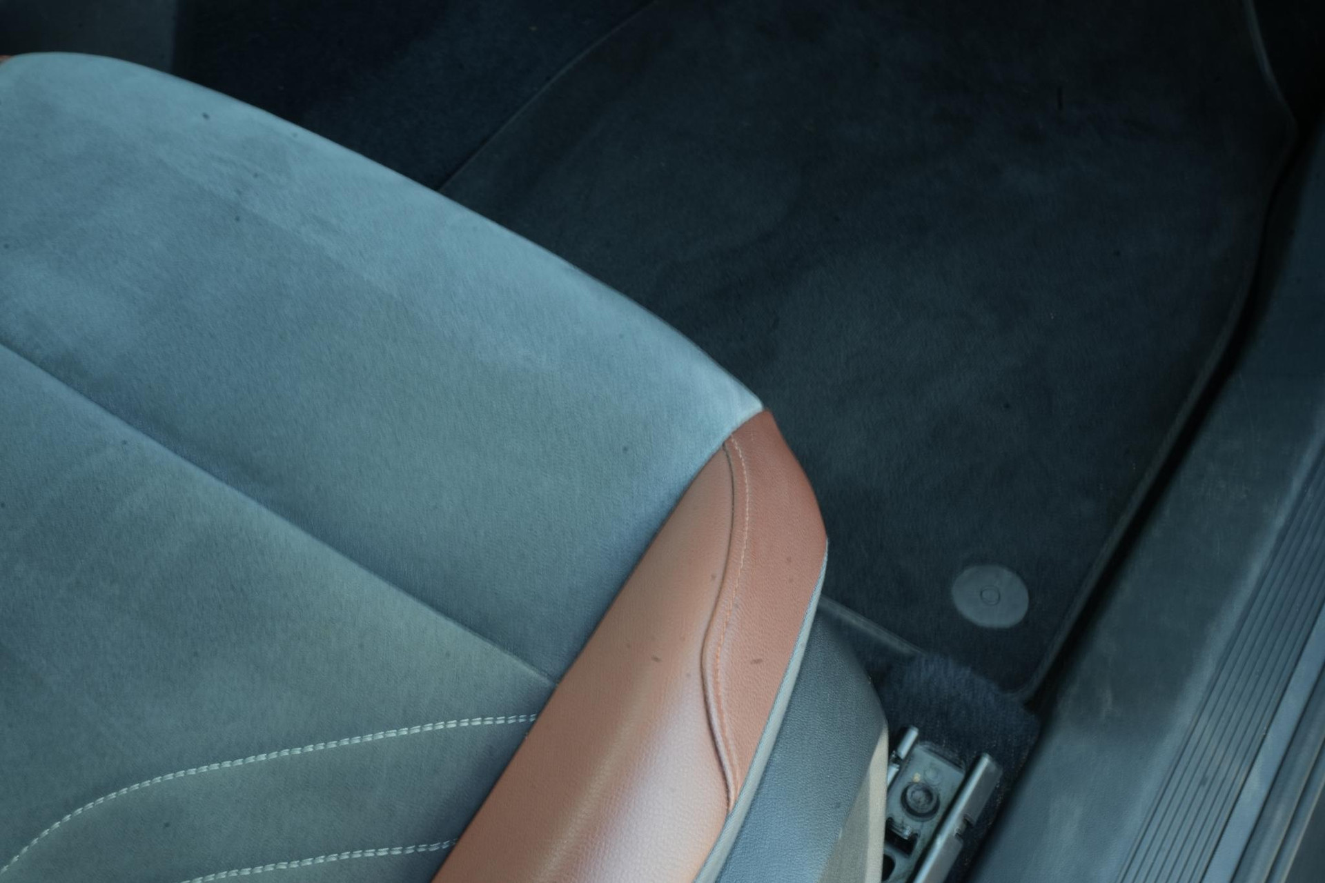 Volkswagen ID.4 First 77 kWh 2020 Mangan grey zwart dak 26