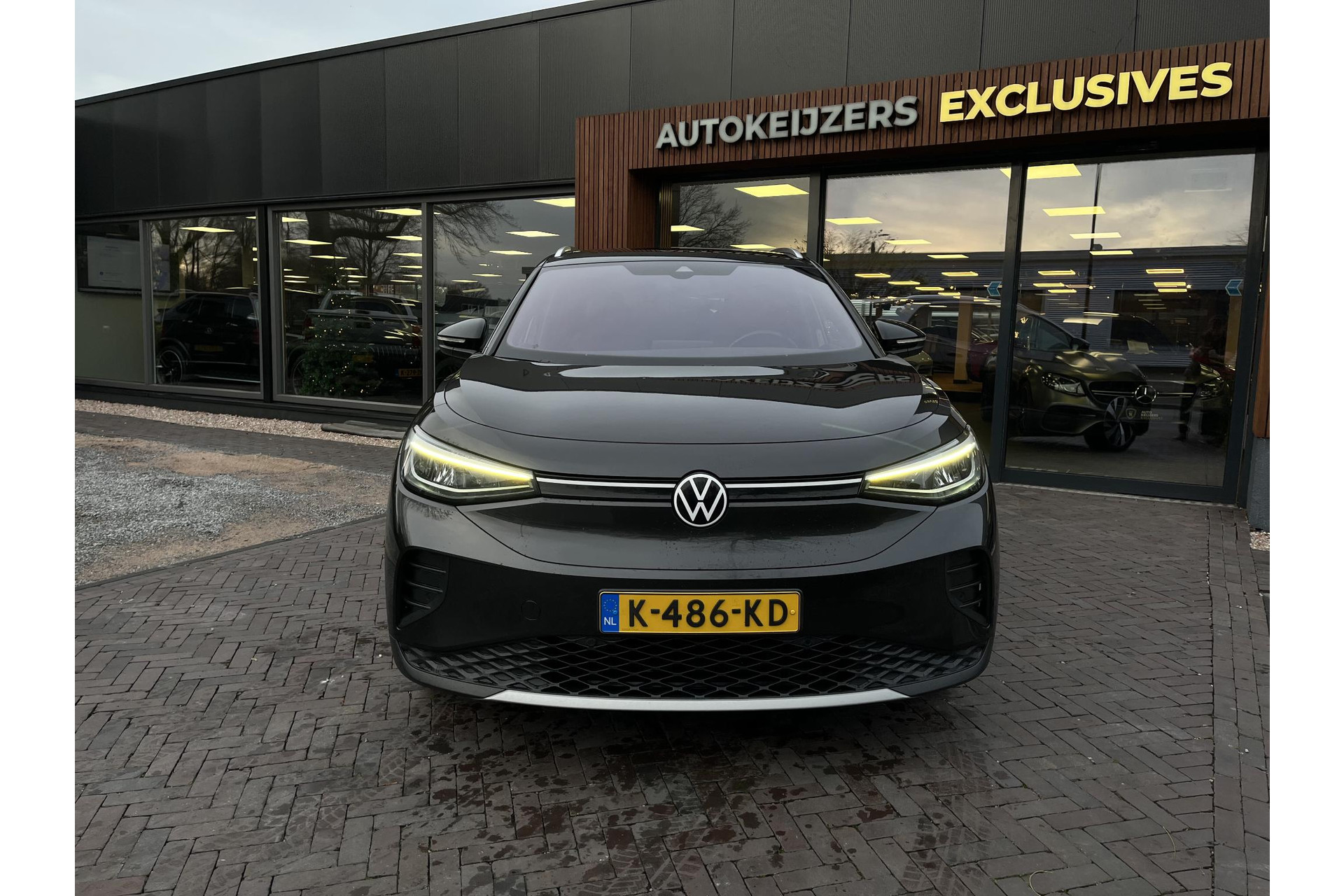 Volkswagen ID.4 First 77 kWh 2020 Mangan grey zwart dak 3