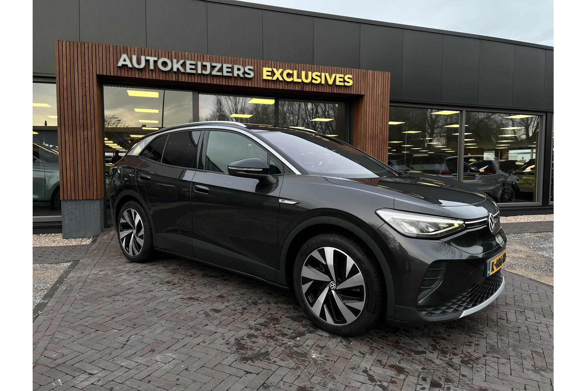 Volkswagen ID.4 First 77 kWh 2020 Mangan grey zwart dak 5