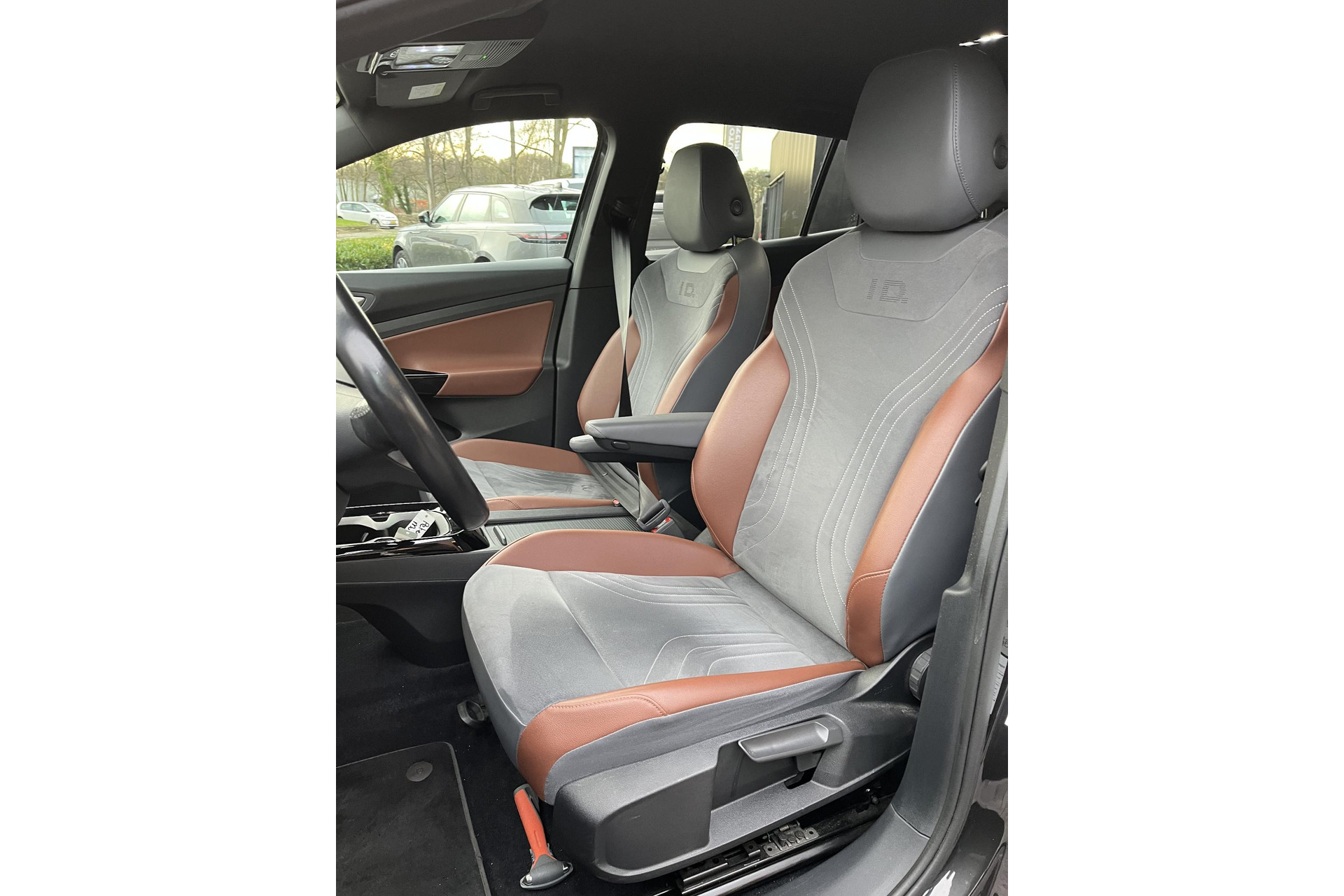 Volkswagen ID.4 First 77 kWh 2020 Mangan grey zwart dak 6