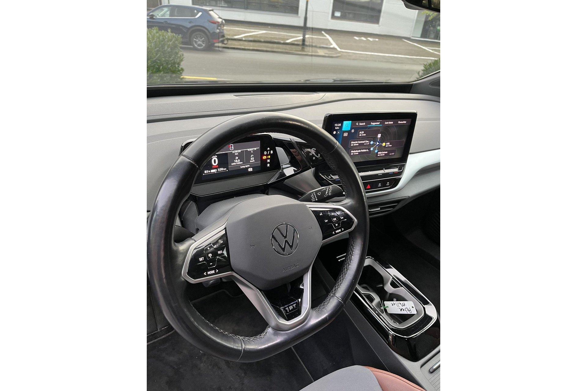 Volkswagen ID.4 First 77 kWh 2020 Mangan grey zwart dak 8