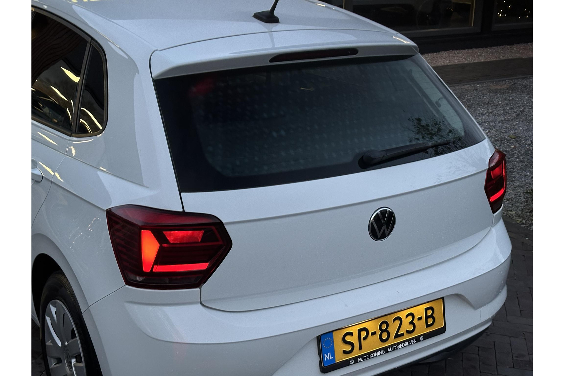Volkswagen Polo 1.0 TSI Comfortline 2018 Pure white 11