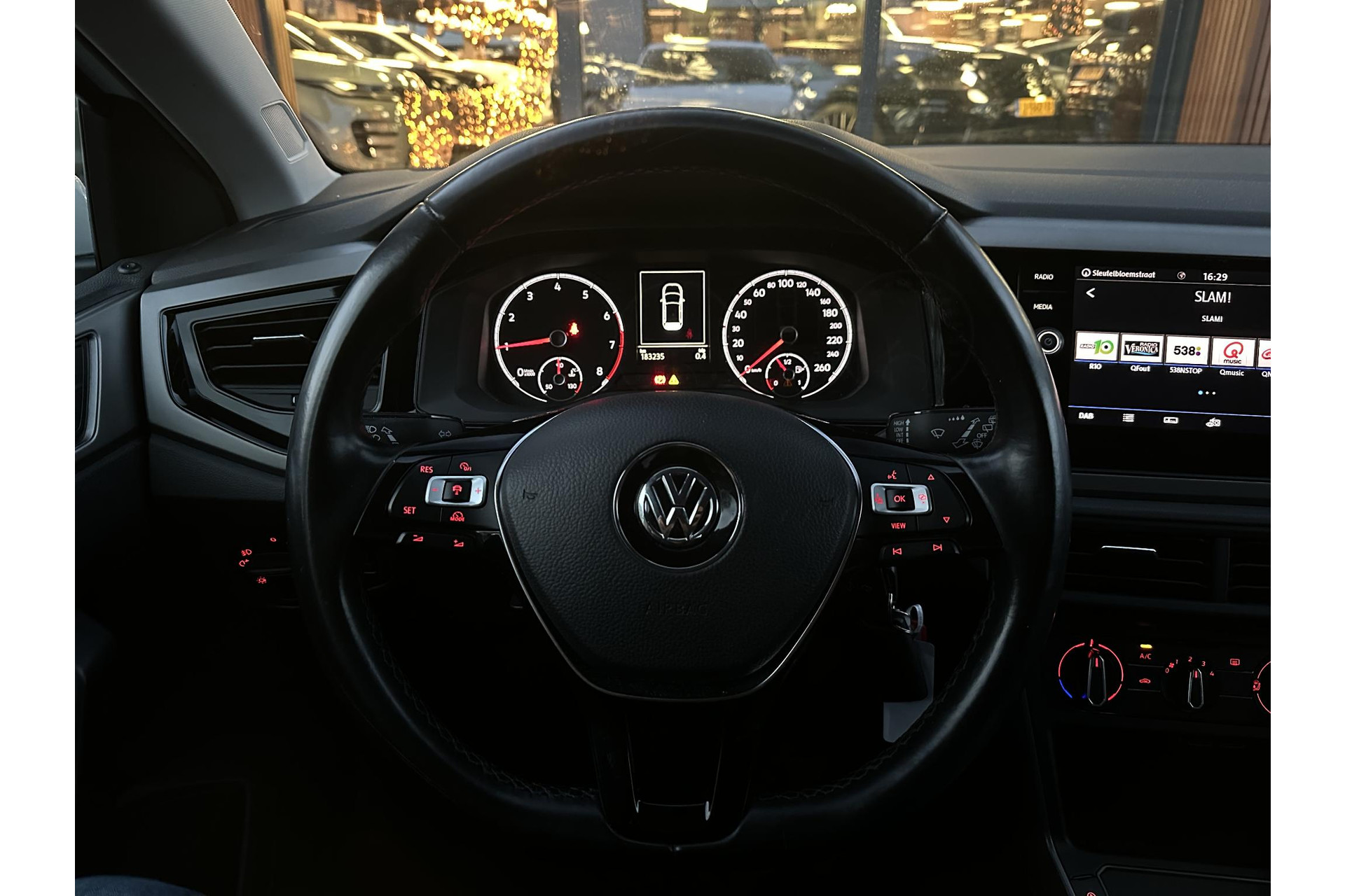 Volkswagen Polo 1.0 TSI Comfortline 2018 Pure white 14