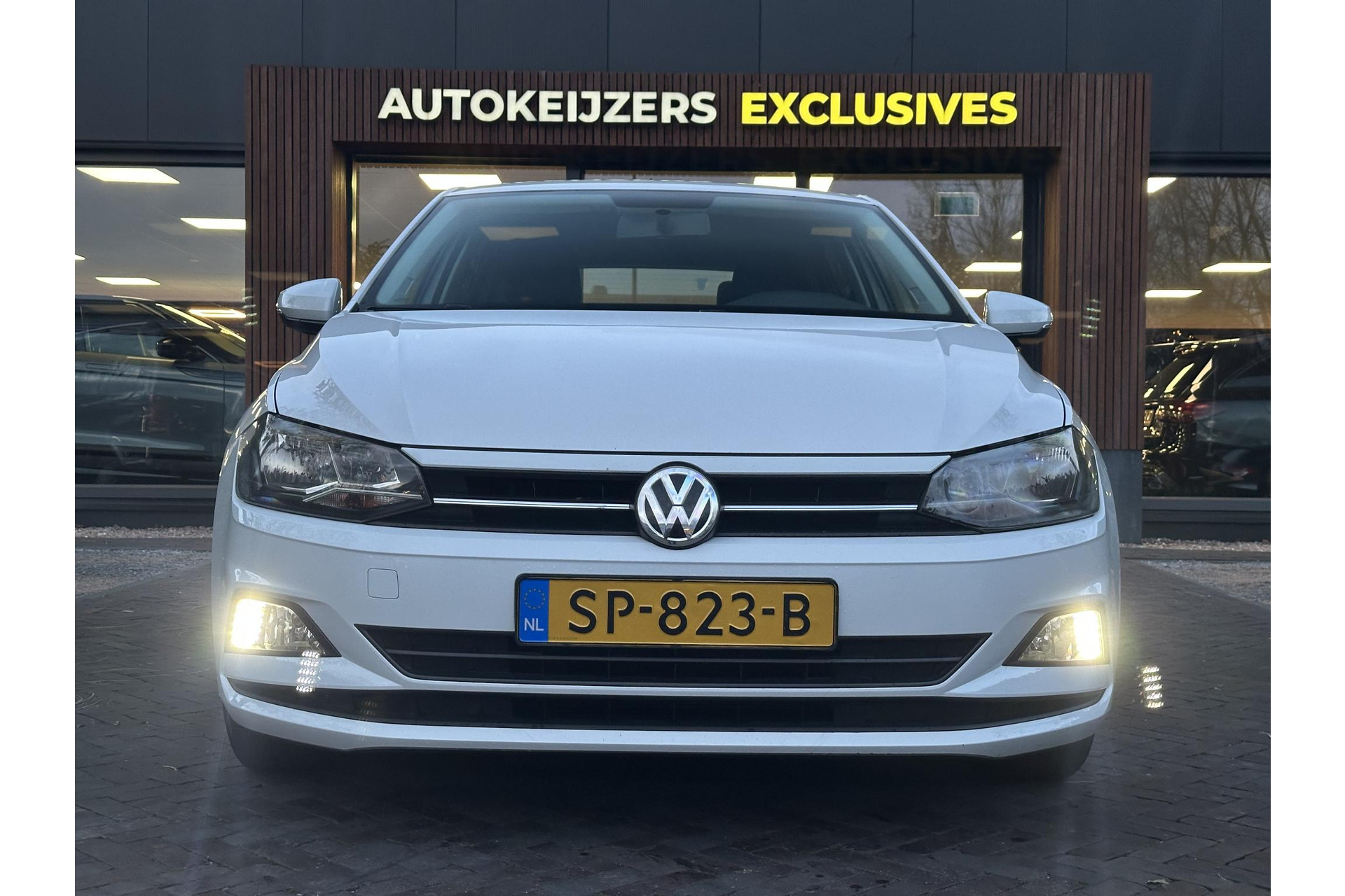 Volkswagen Polo 1.0 TSI Comfortline 2018 Pure white 3