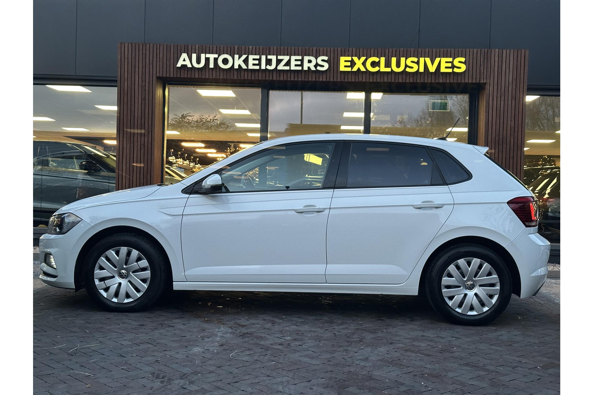 Volkswagen Polo 1.0 TSI Comfortline 2018 Pure white 5