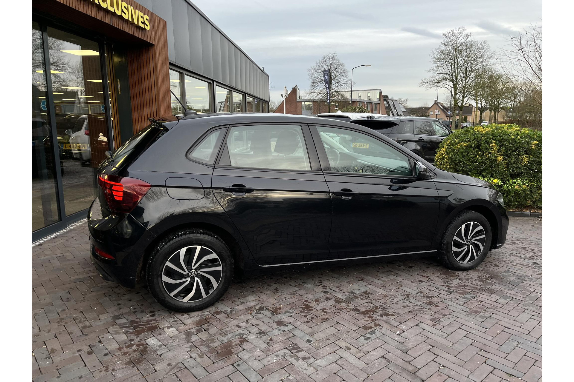 Volkswagen Polo 1.0 TSI Life Business 2022 Deep black 11