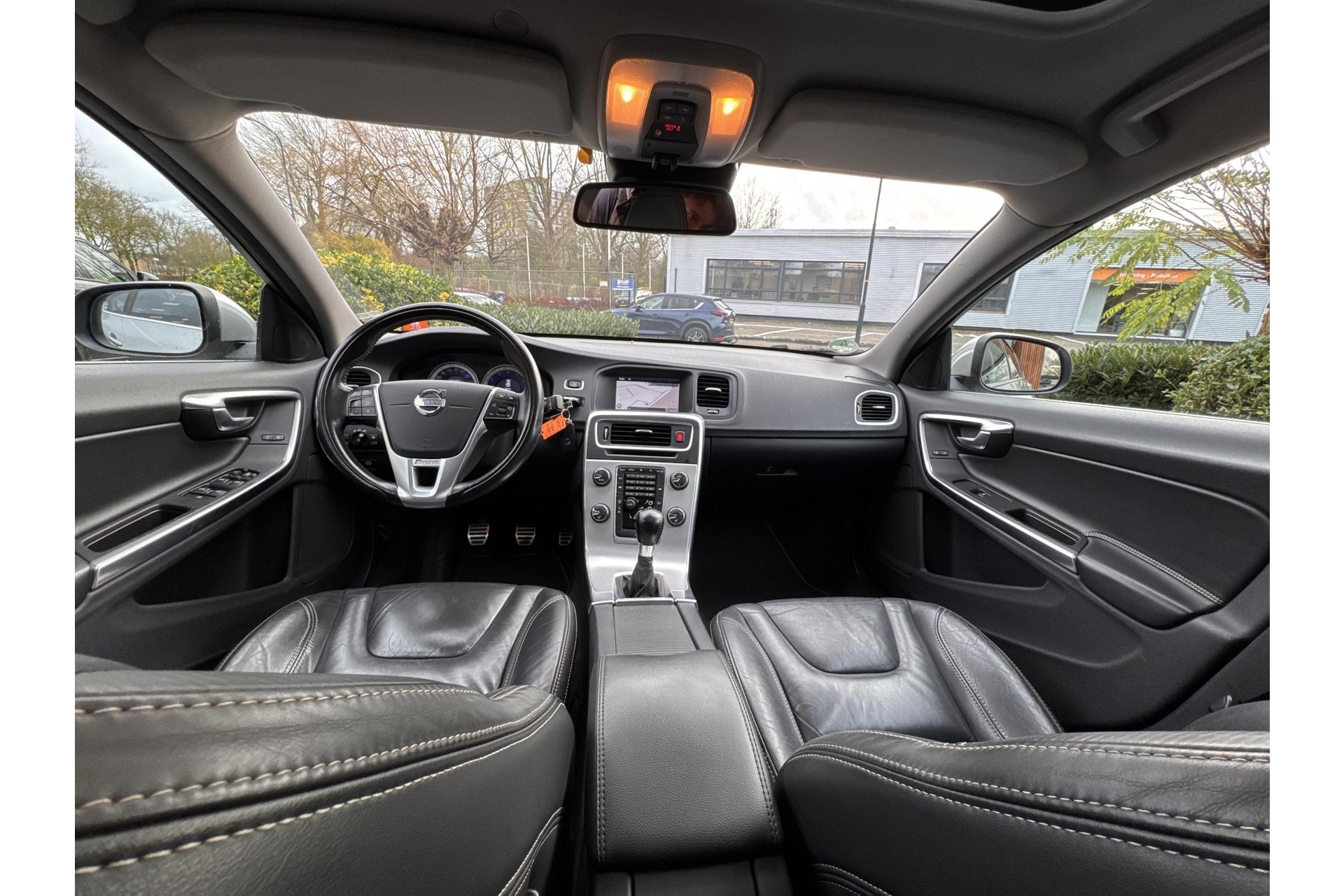 Volvo S60 1.6 T3 R-Design 2012 ELECTRIC SILVER (477) 10