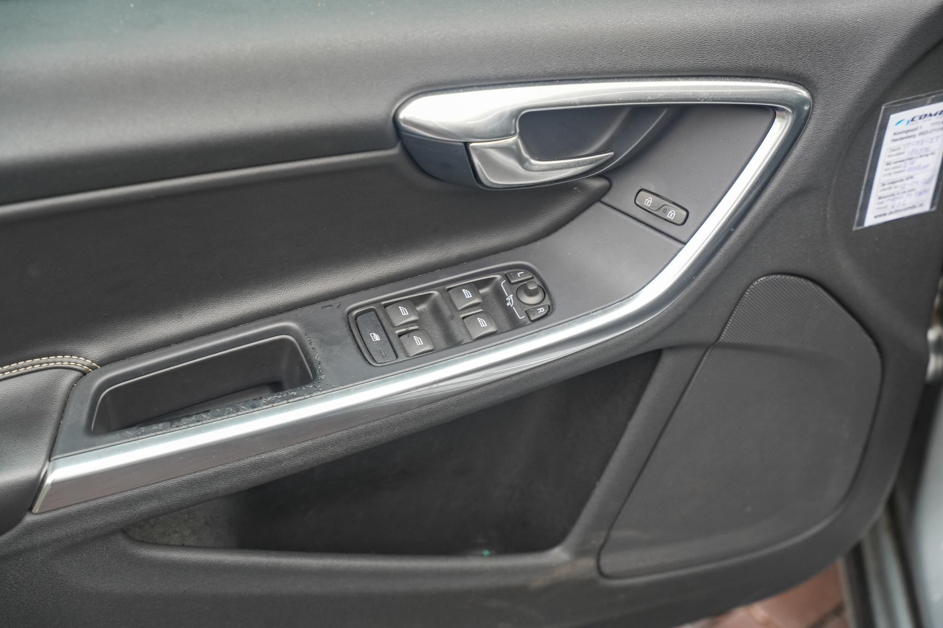 Volvo S60 1.6 T3 R-Design 2012 ELECTRIC SILVER (477) 14