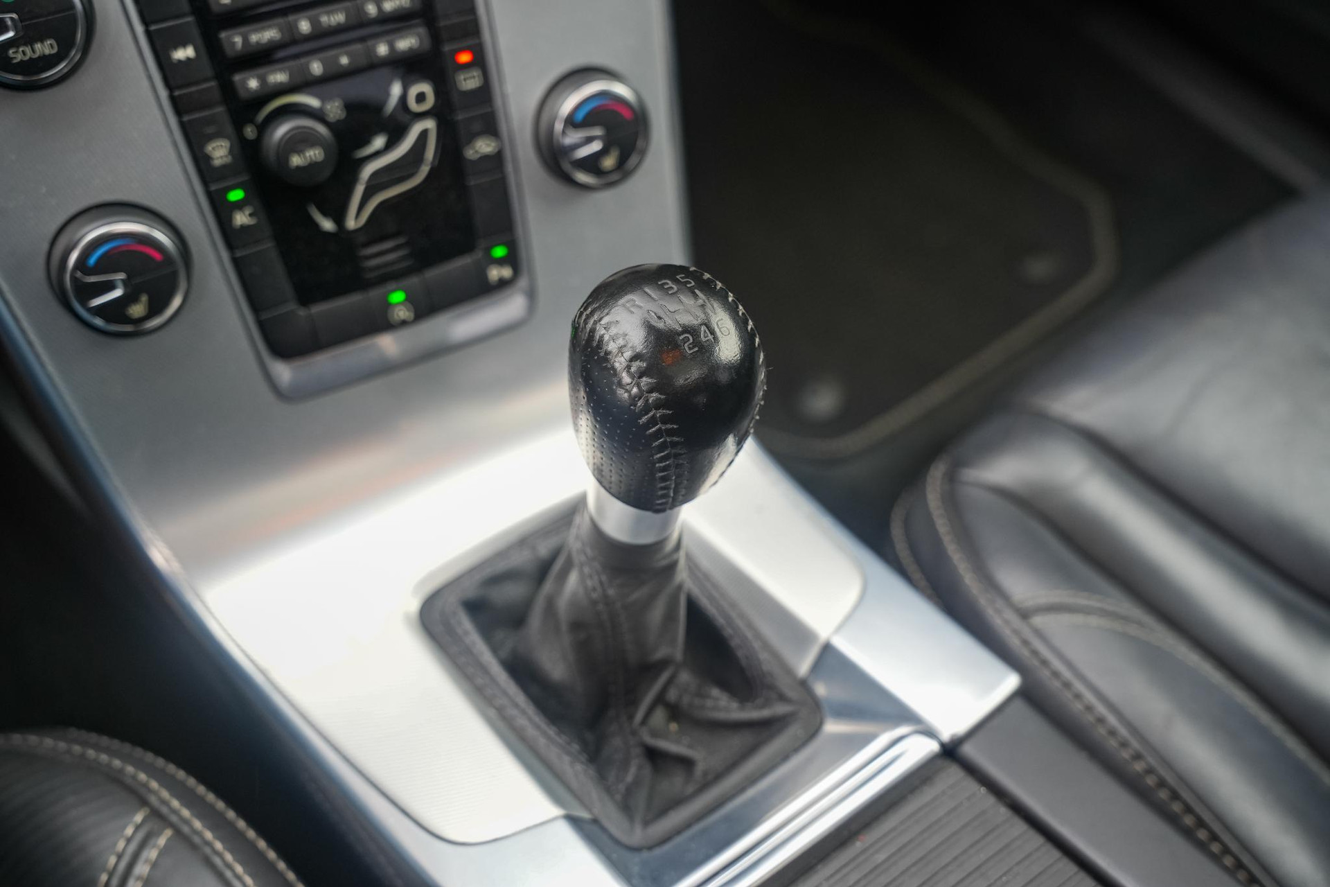 Volvo S60 1.6 T3 R-Design 2012 ELECTRIC SILVER (477) 15