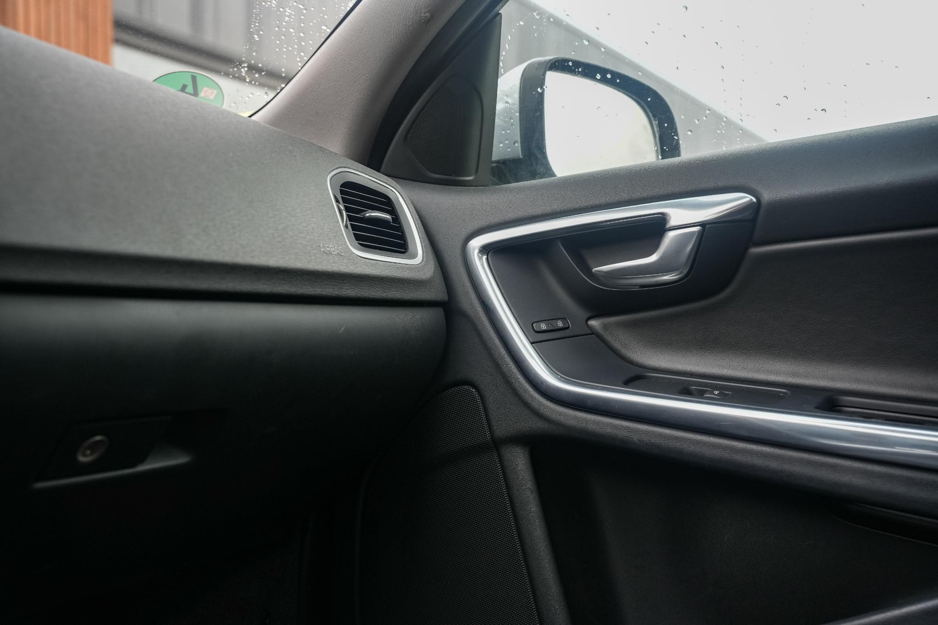 Volvo S60 1.6 T3 R-Design 2012 ELECTRIC SILVER (477) 23