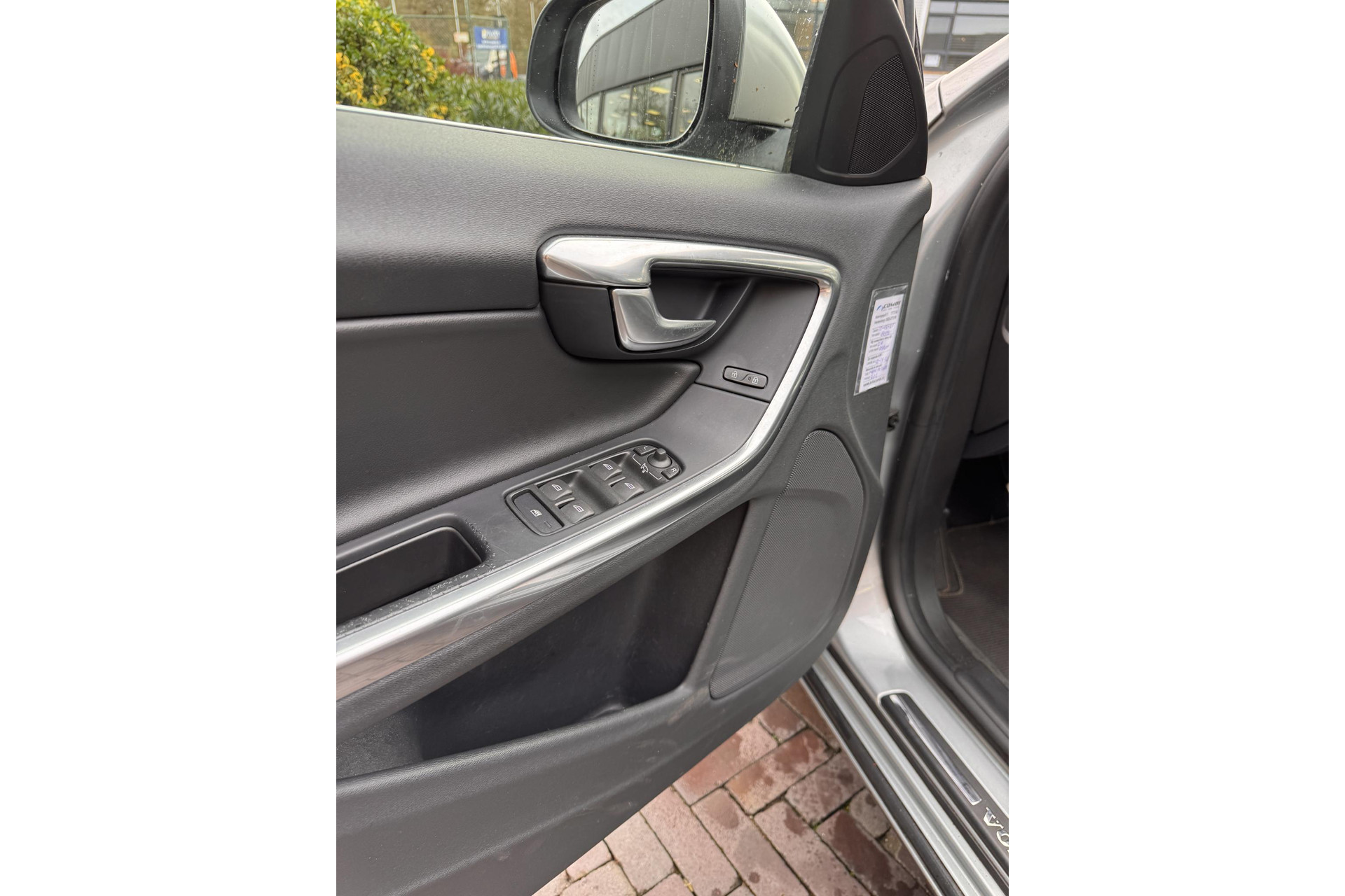 Volvo S60 1.6 T3 R-Design 2012 ELECTRIC SILVER (477) 9