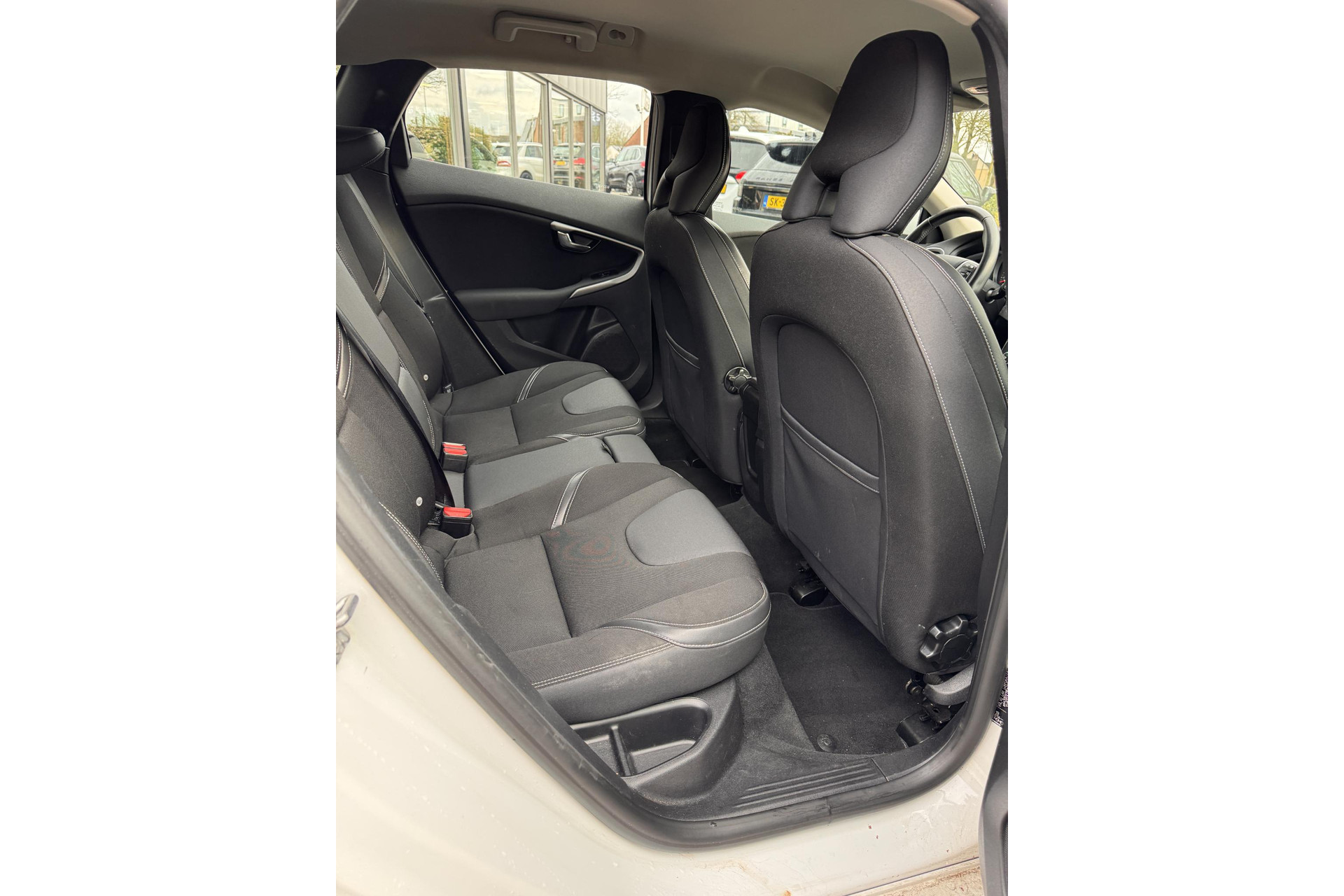 Volvo V40 2.0 T2 Momentum 2015 WHITE SOLID   (ICE WHITE) (614) 11