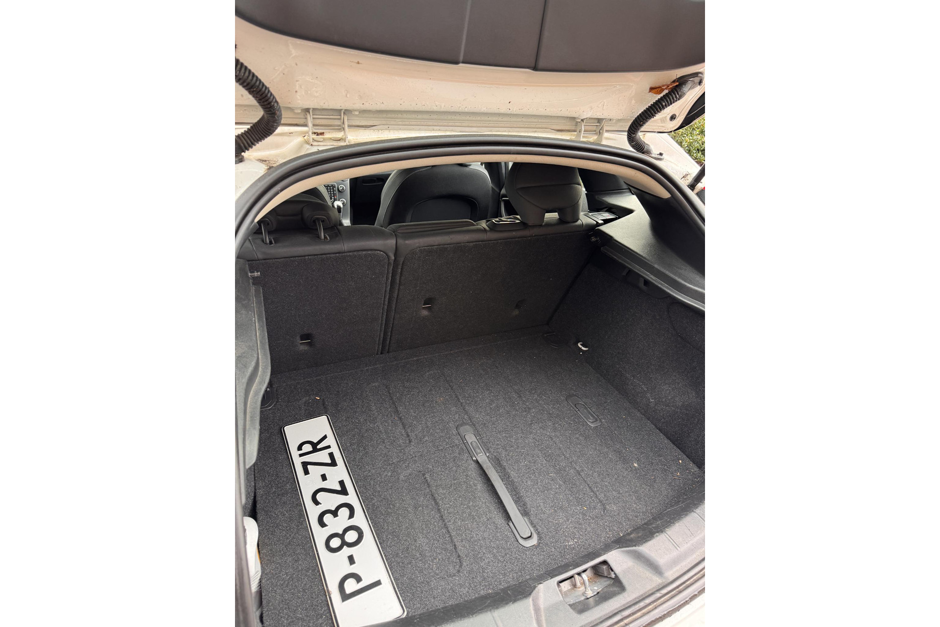 Volvo V40 2.0 T2 Momentum 2015 WHITE SOLID   (ICE WHITE) (614) 9